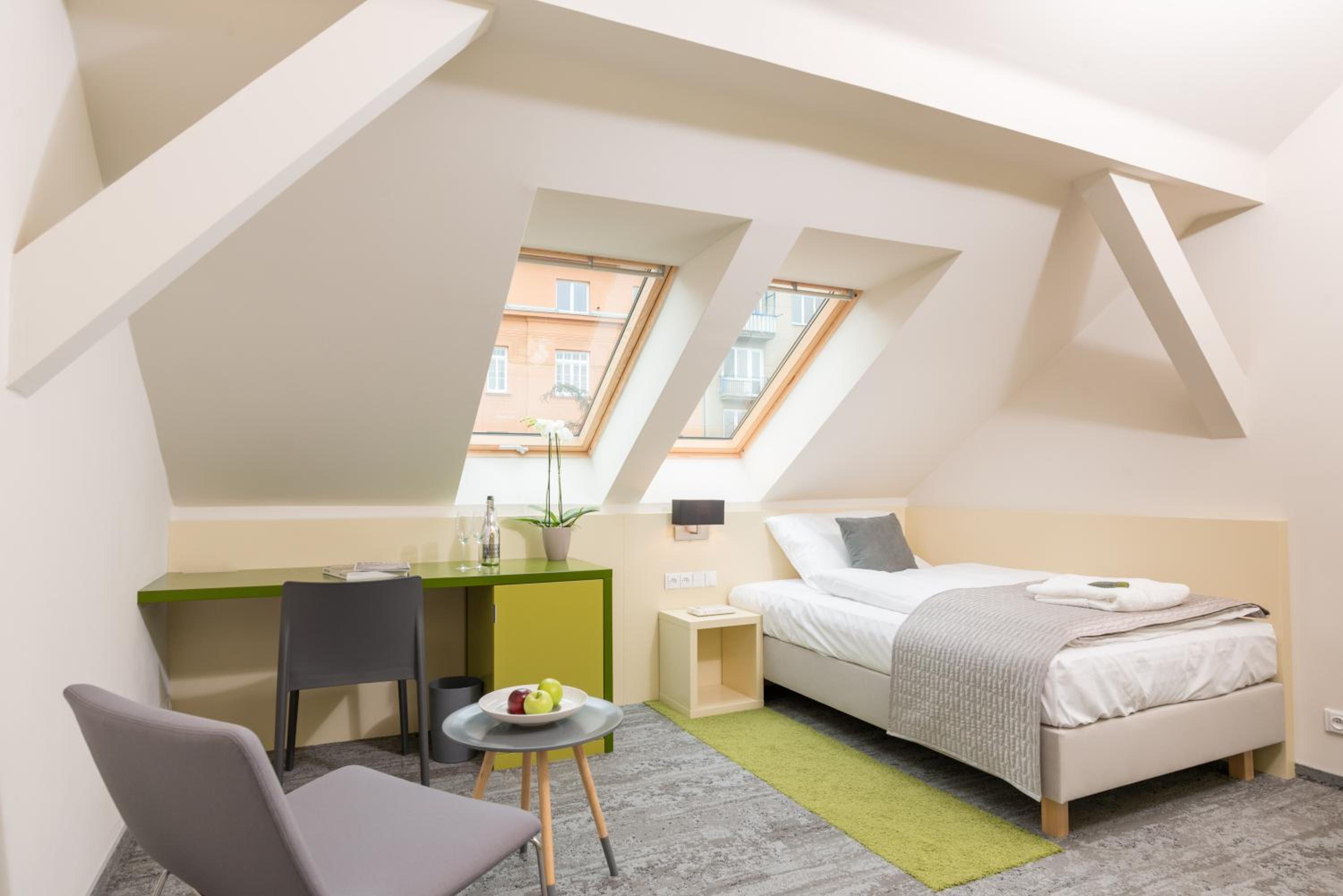Single Room photo 2