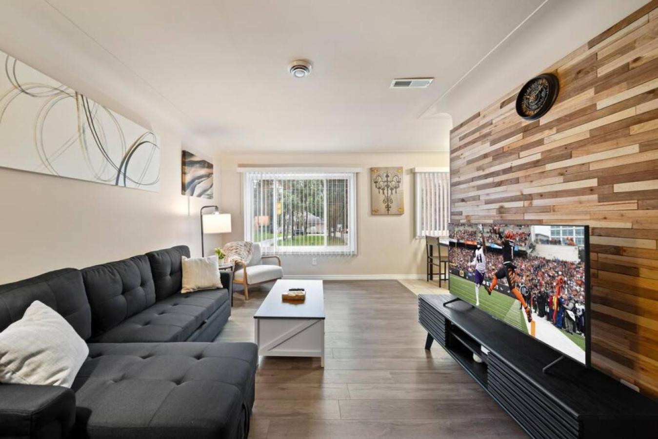 Apartment photo 2
