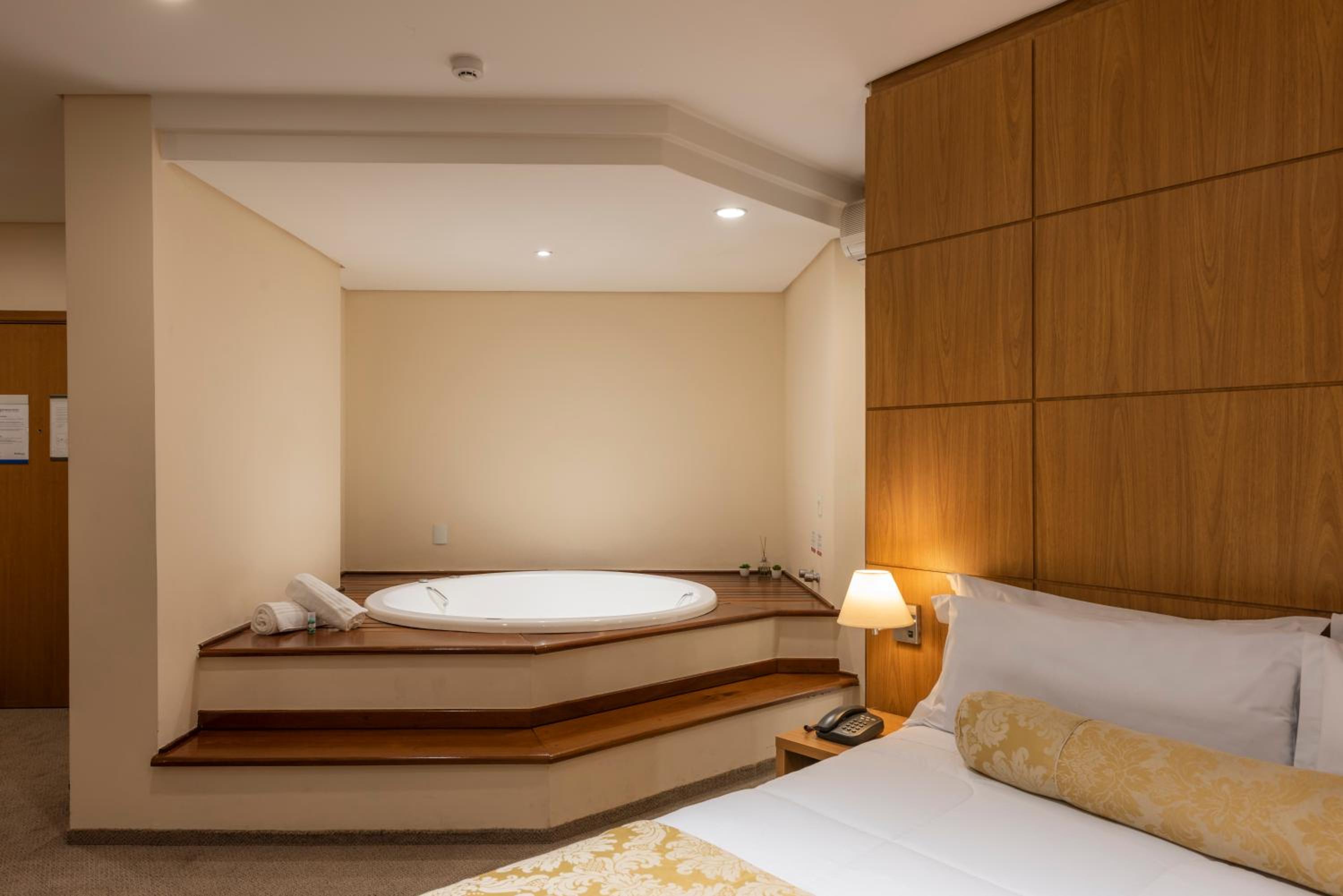 King Suite with Spa Bath photo 2