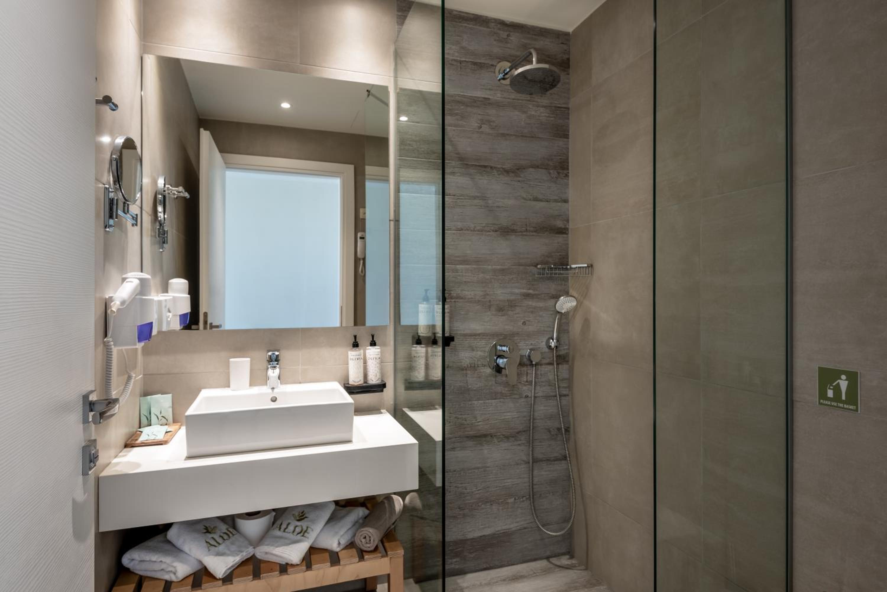 Superior Double or Twin Room - Photo 2