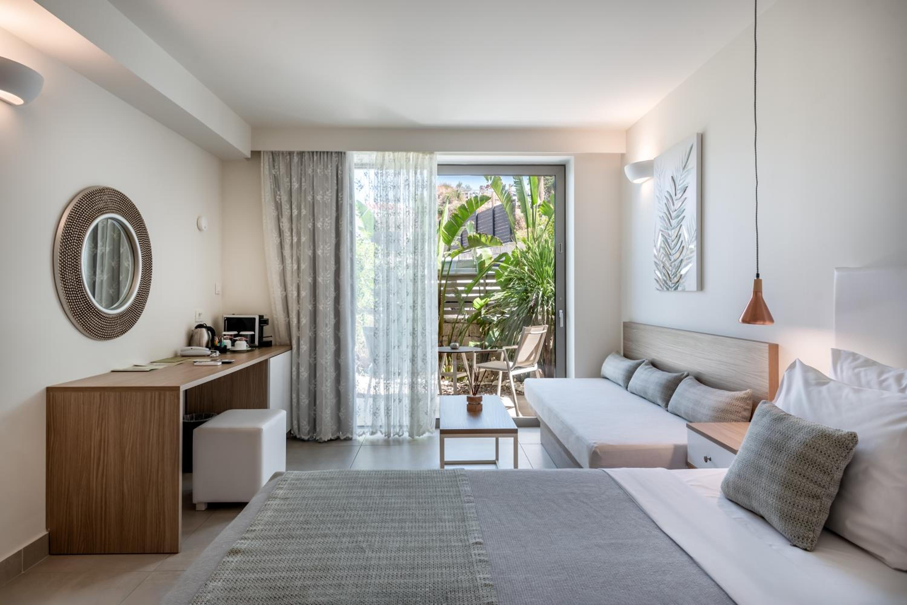 Superior Double or Twin Room - Photo 3