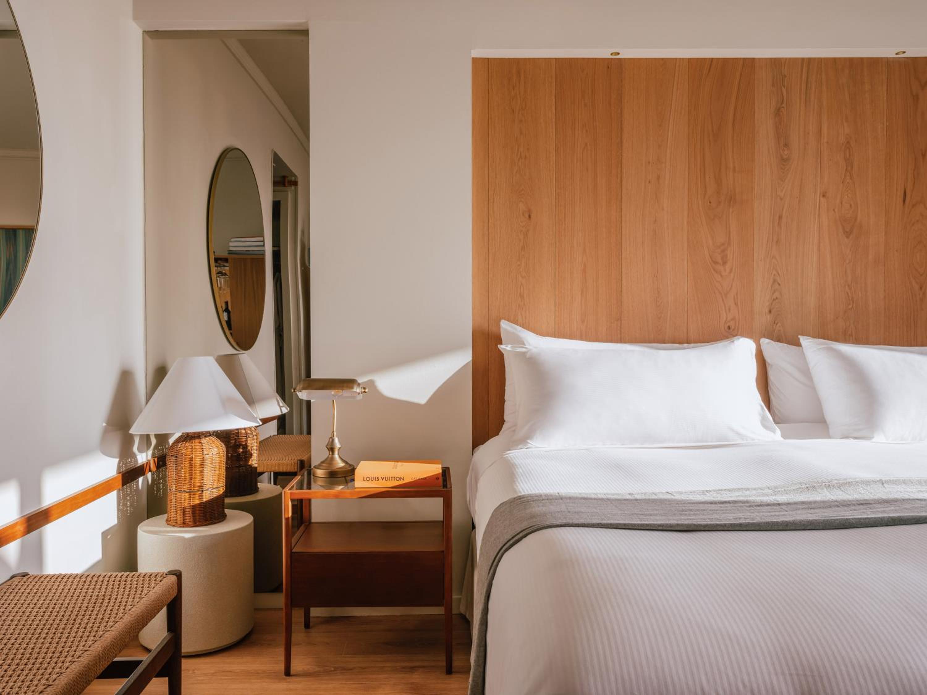 Premier Room with Balcony - Photo 1