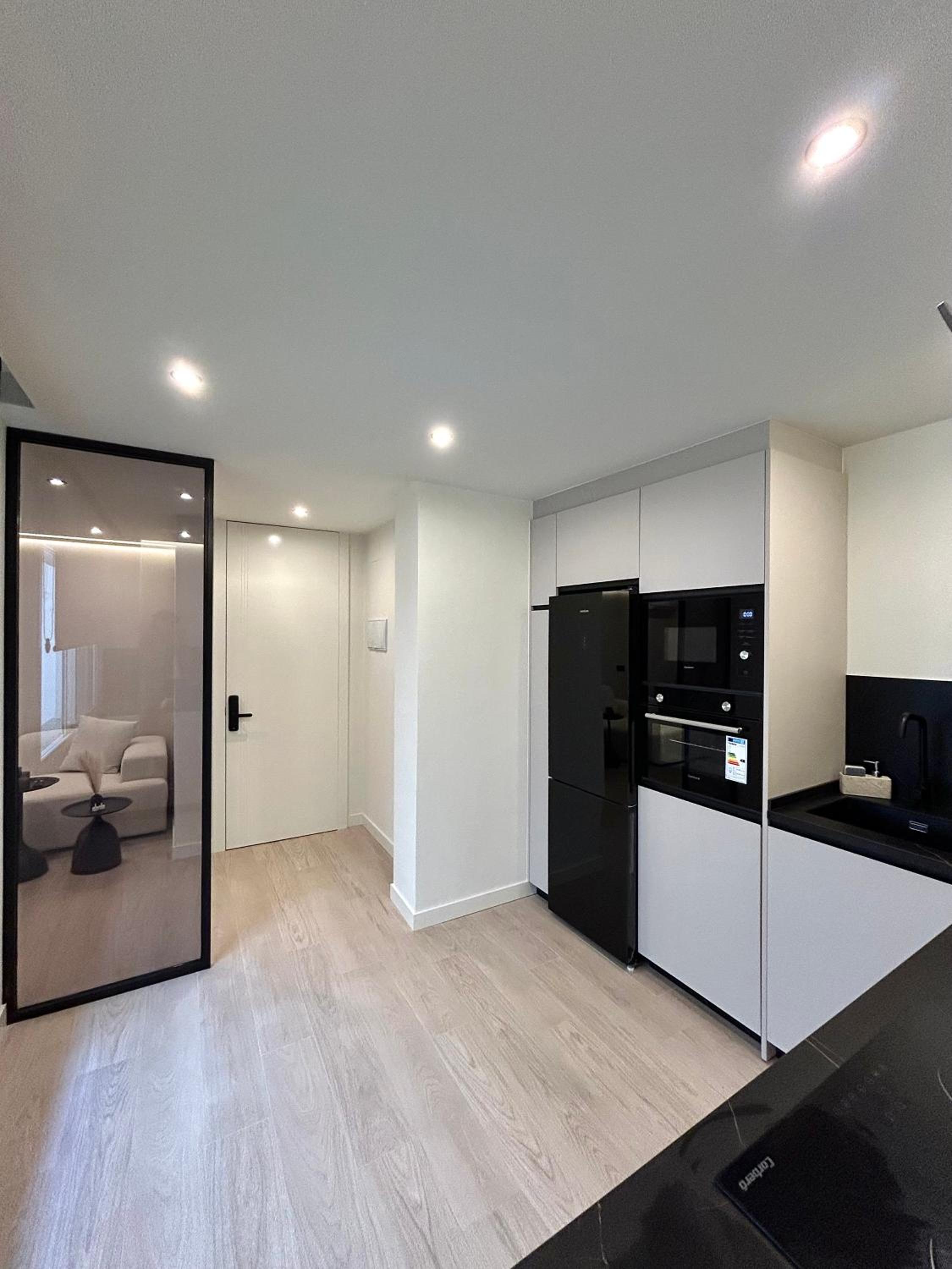One-Bedroom Apartment photo 3