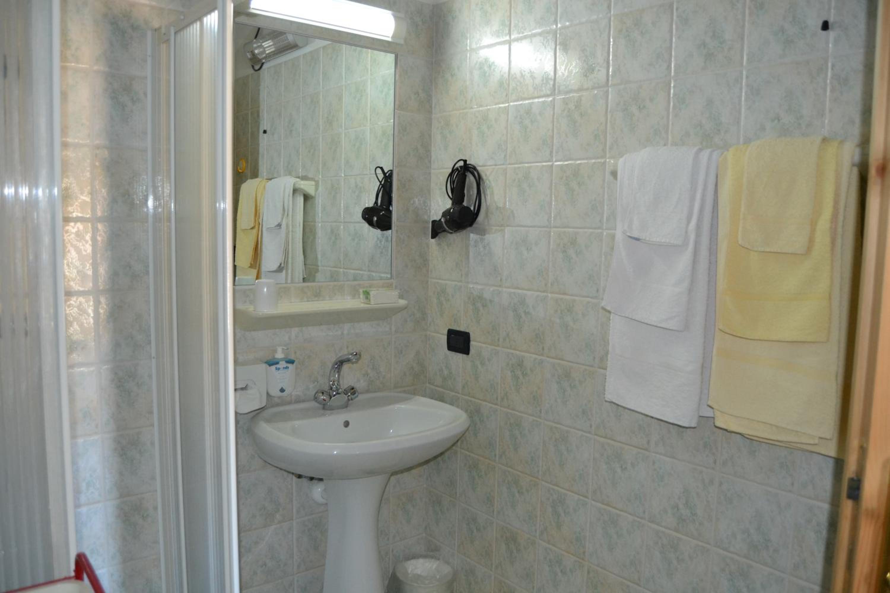 Two-Bedroom Apartment with Two Bathrooms photo 3