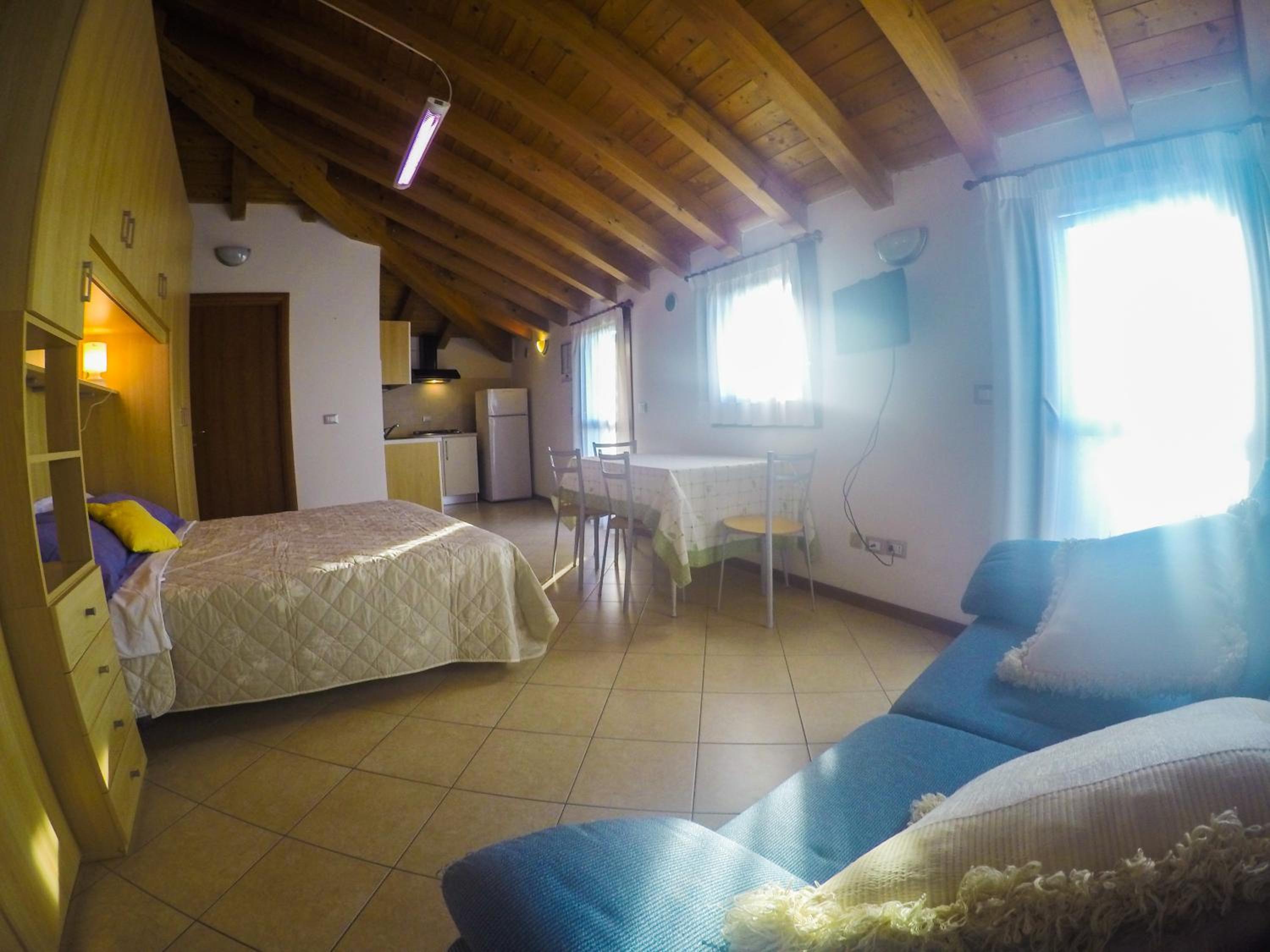 Deluxe Studio