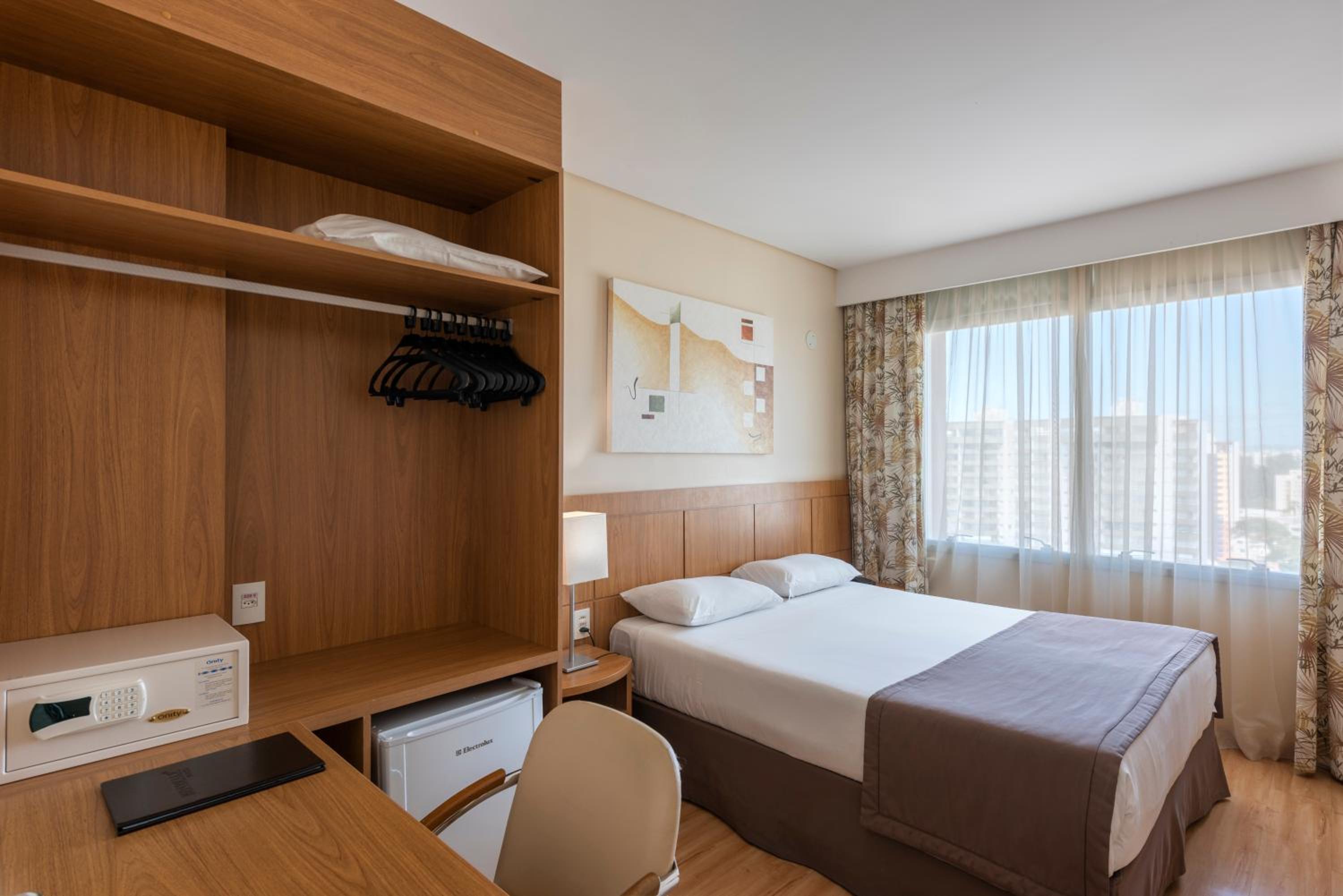 Standard Double Room - Photo 3