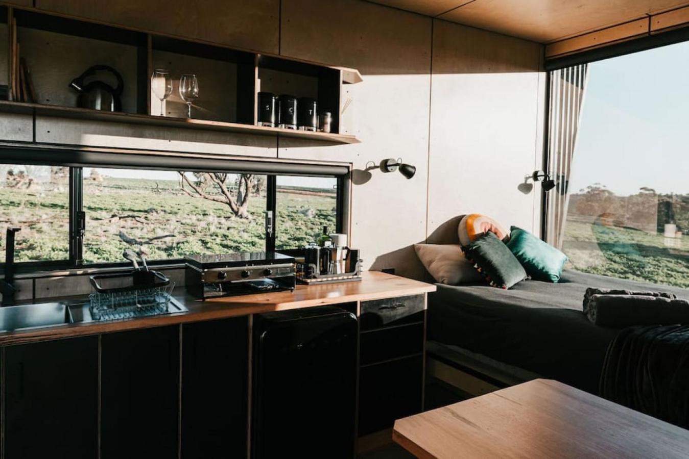 One-Bedroom House photo 1
