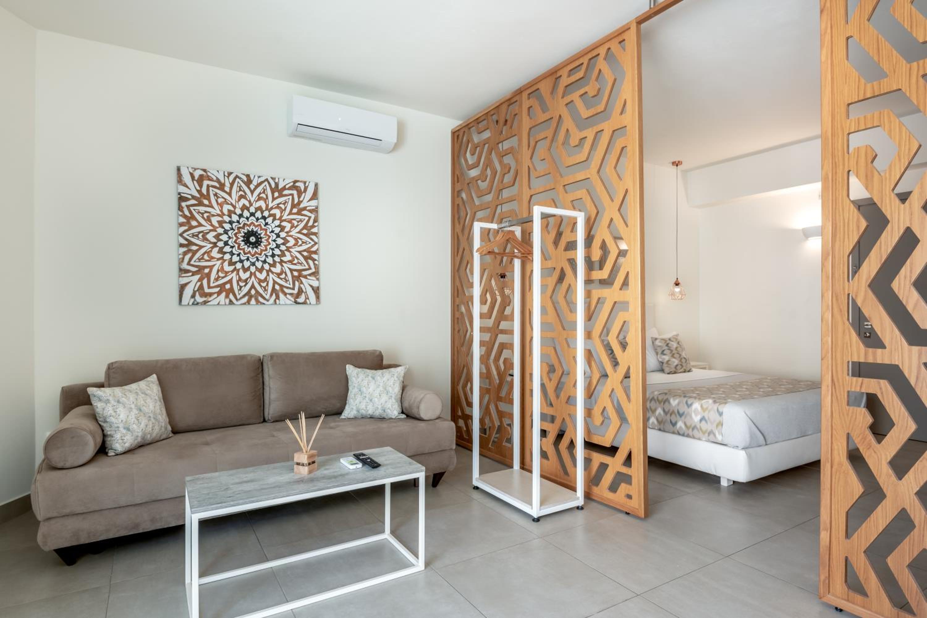 Suite - Photo 6