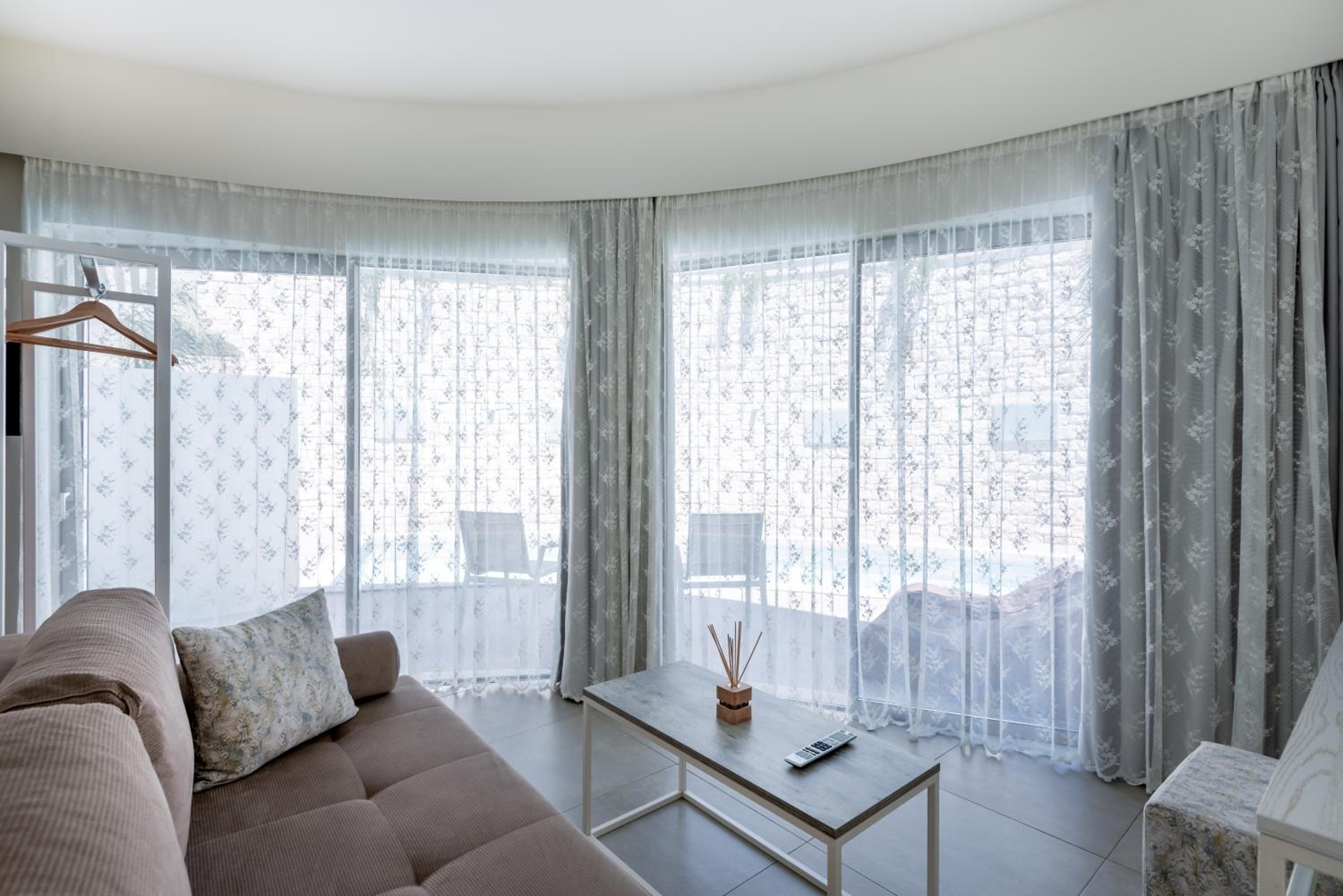 Suite - Photo 4