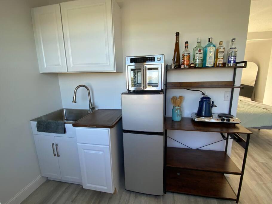 One-Bedroom Apartment photo 2