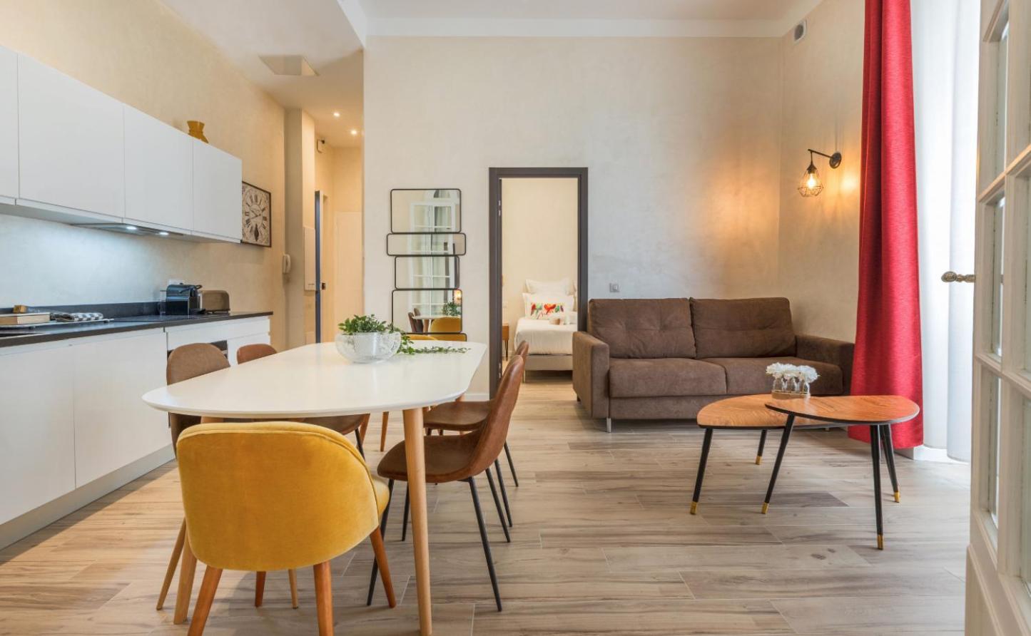 OSCAR -Two-Bedroom Apartment with Sofa Bed - Photo 9