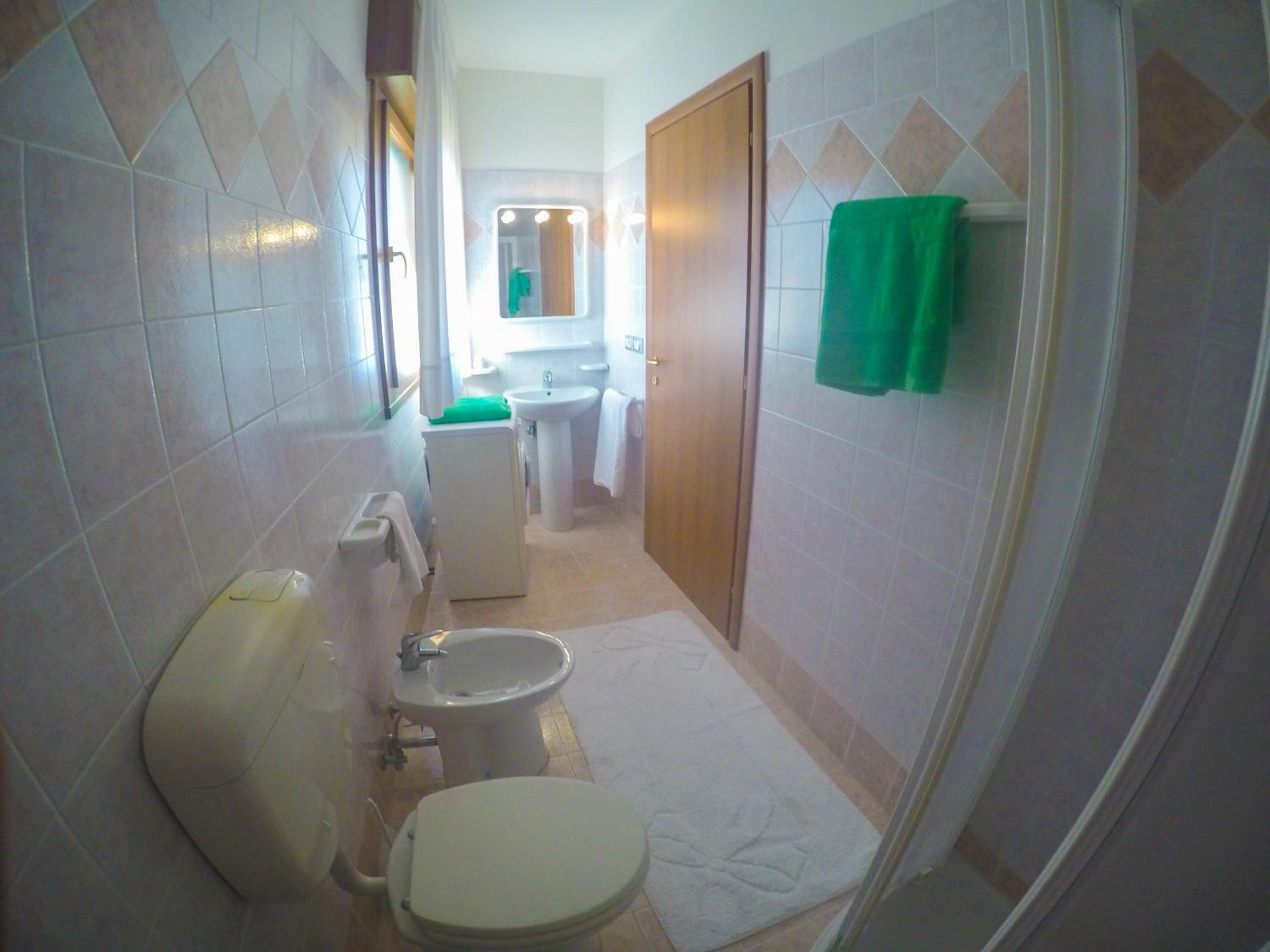 One-Bedroom Apartment with Balcony - Photo 4