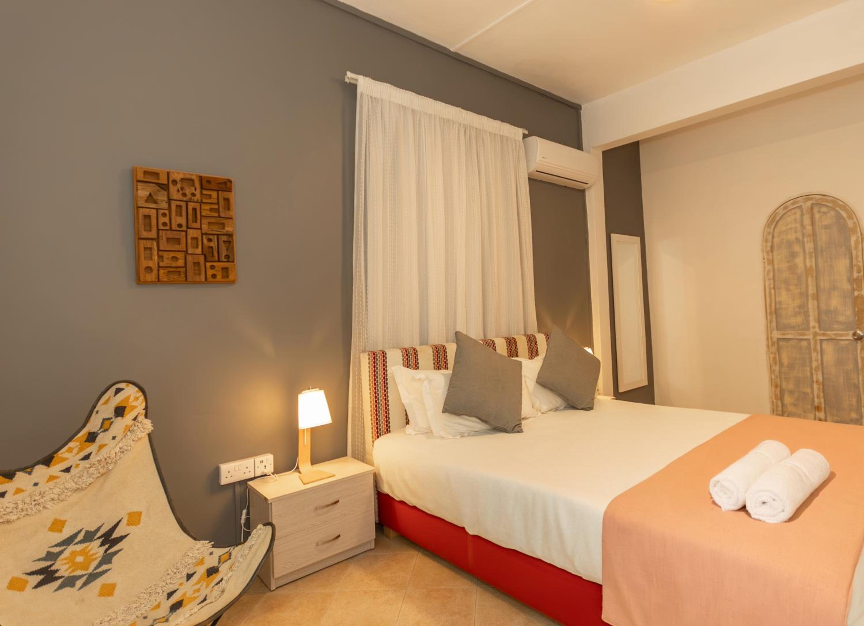 Standard Double Room - Photo 8