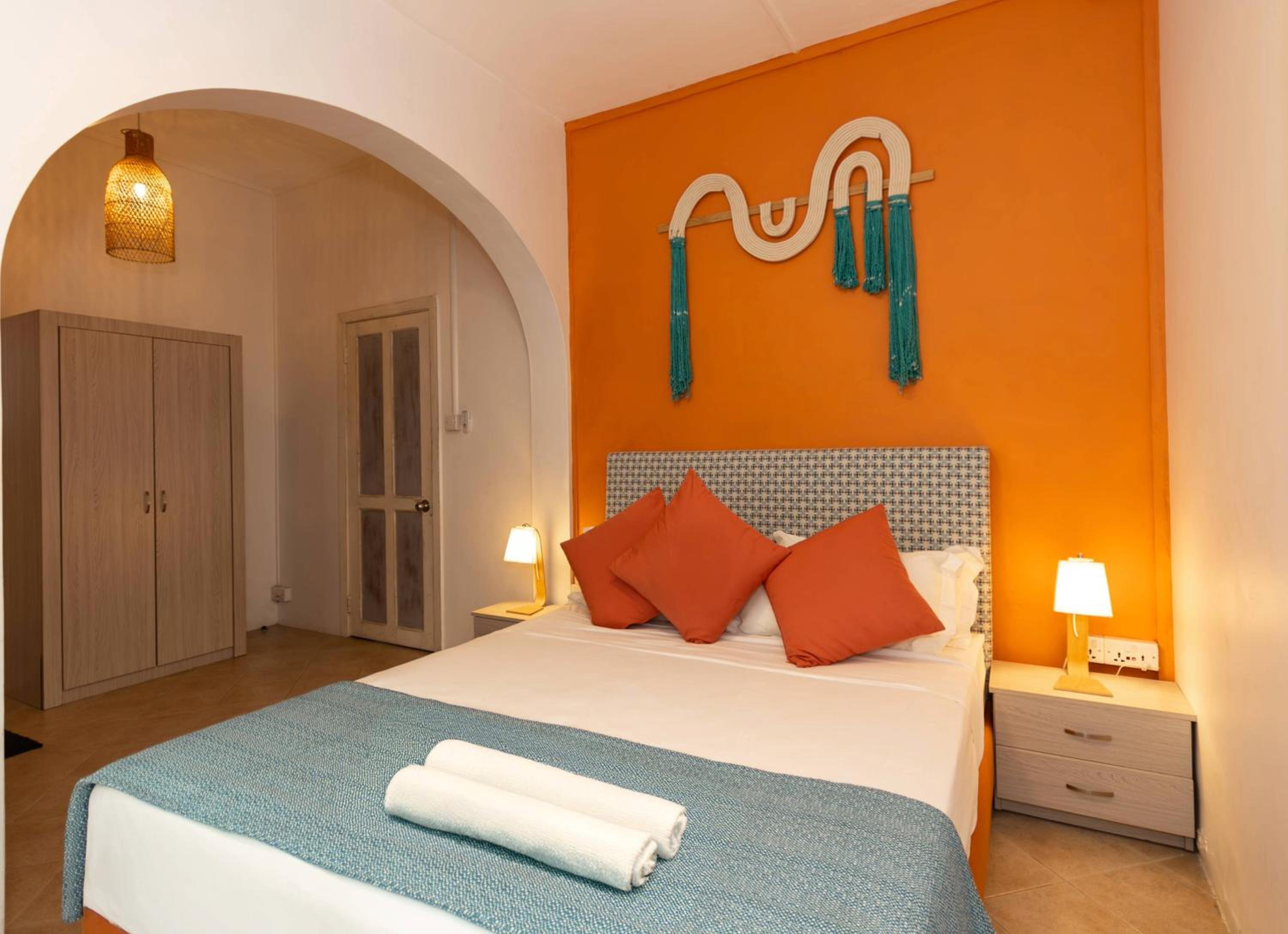 Standard Double Room - Photo 11
