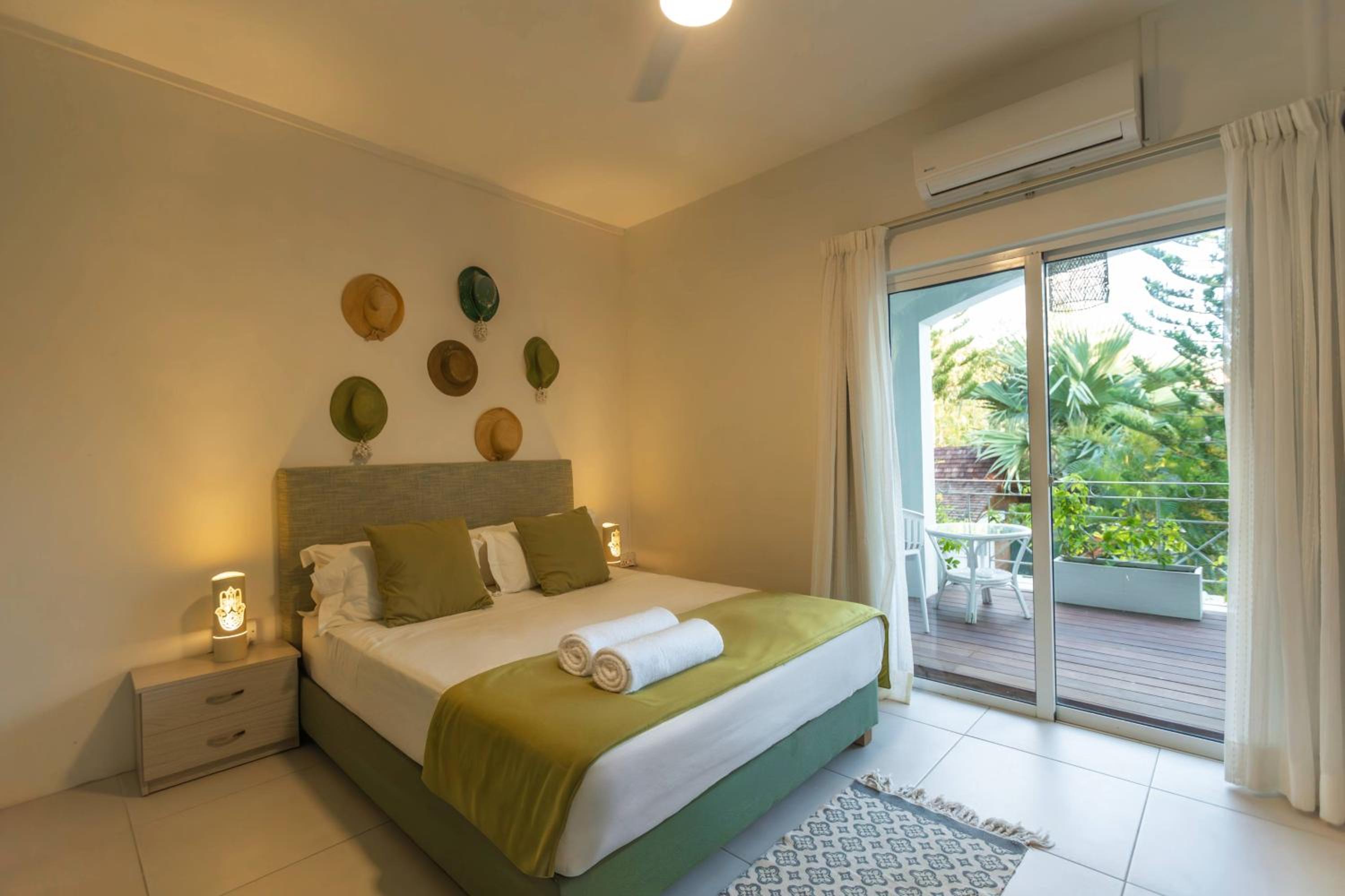 Deluxe Double Room - Photo 10