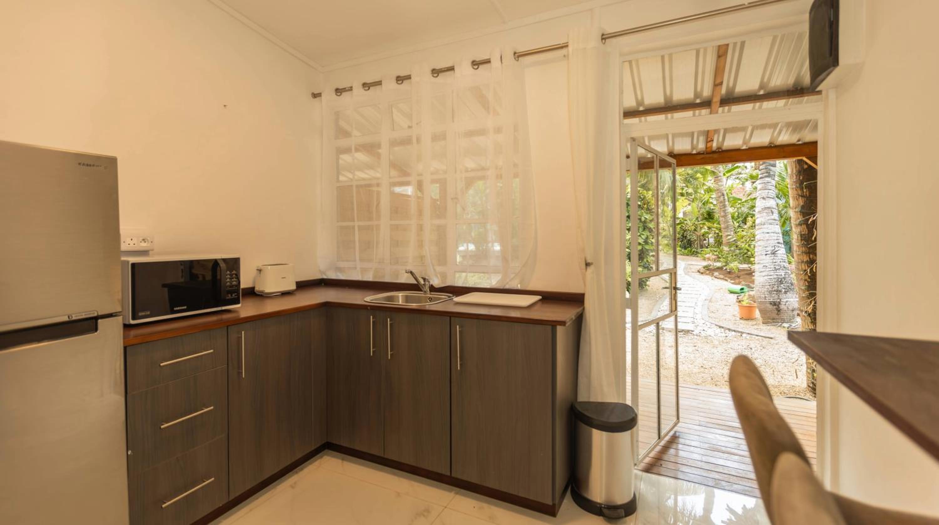 Quadruple Room with Garden View - Photo 6