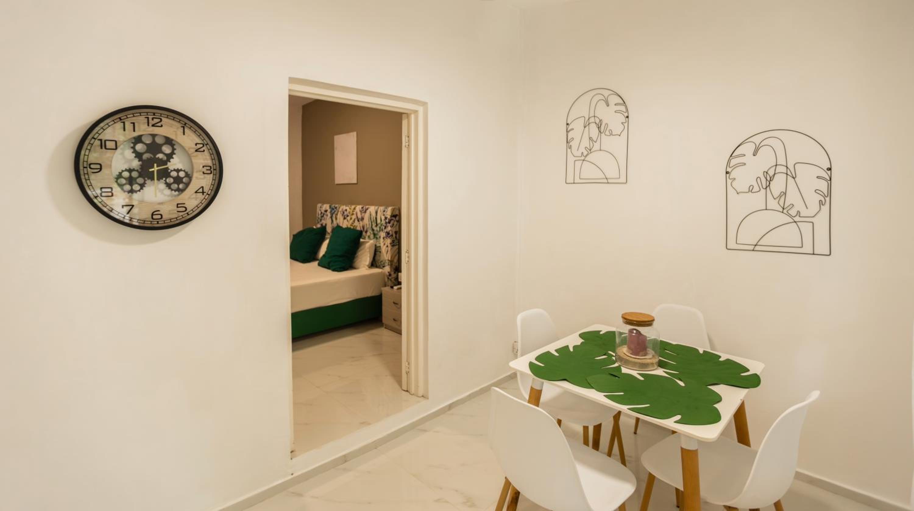 Quadruple Room with Garden View - Photo 8