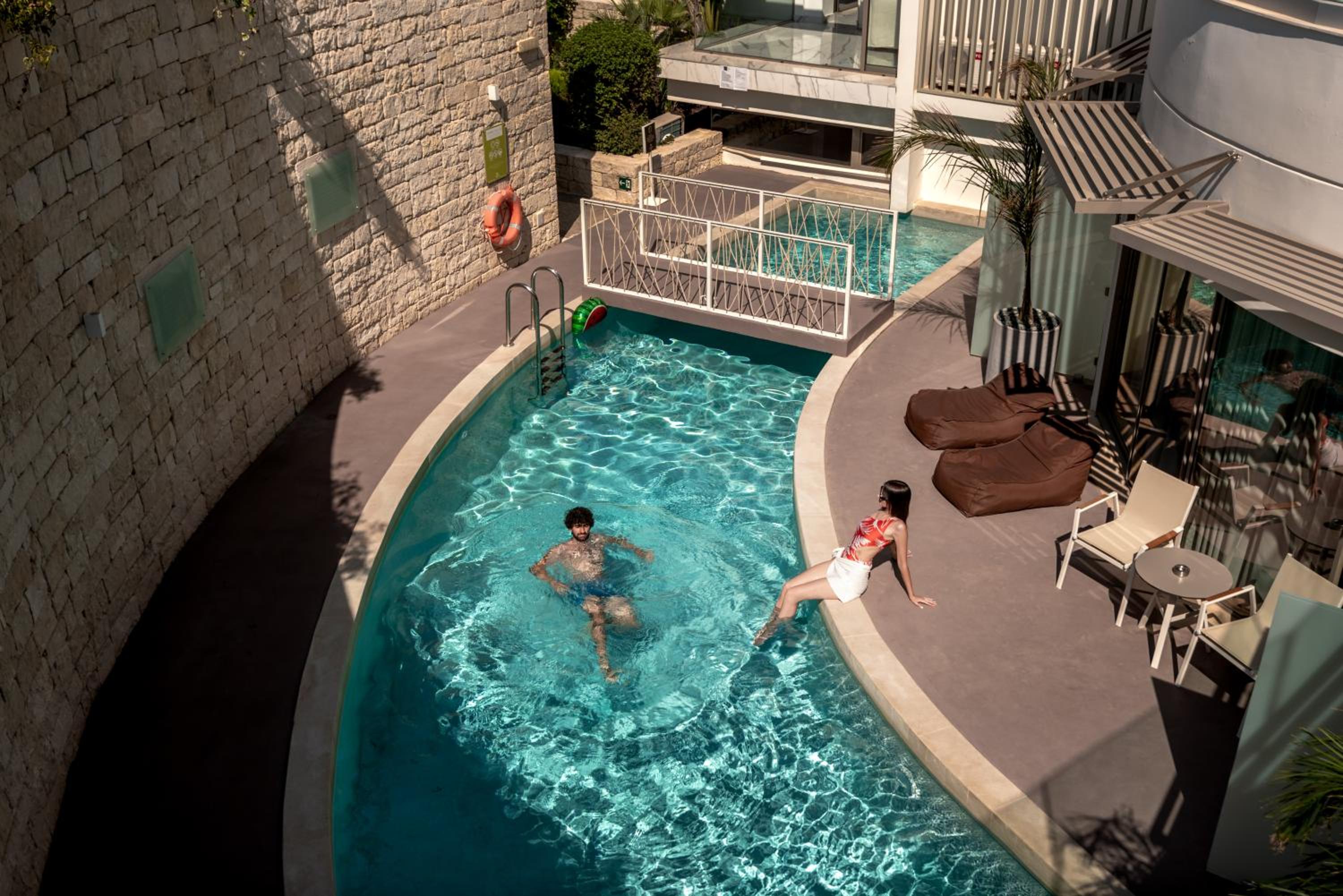 Suite - Photo 2