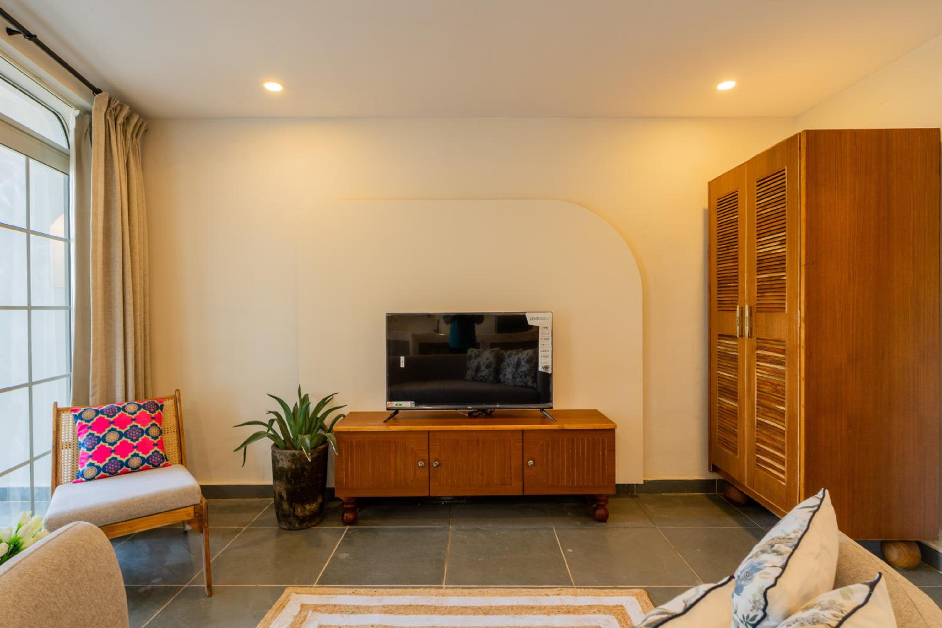 One-Bedroom Apartment photo 3