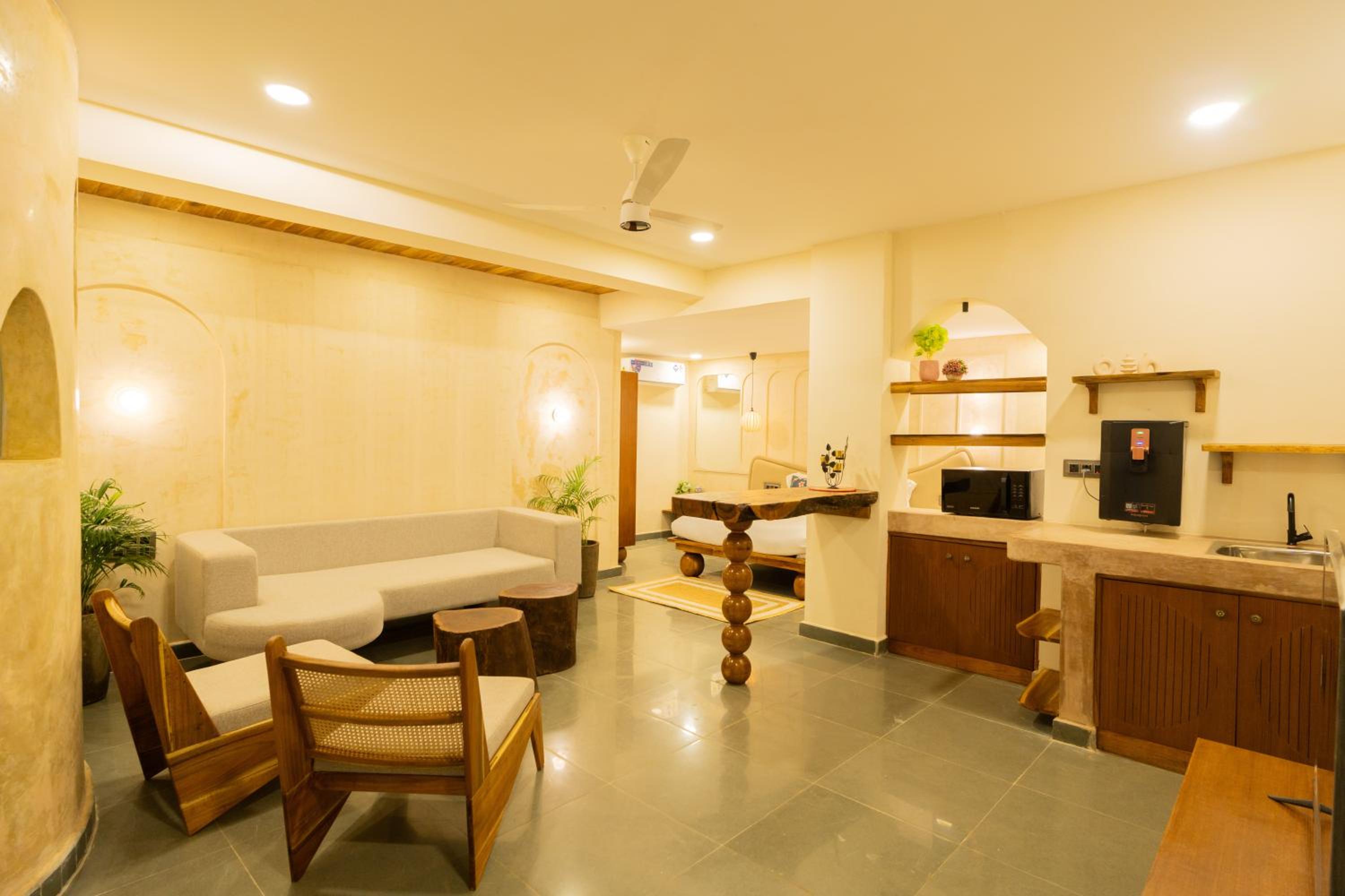One-Bedroom Apartment photo 2