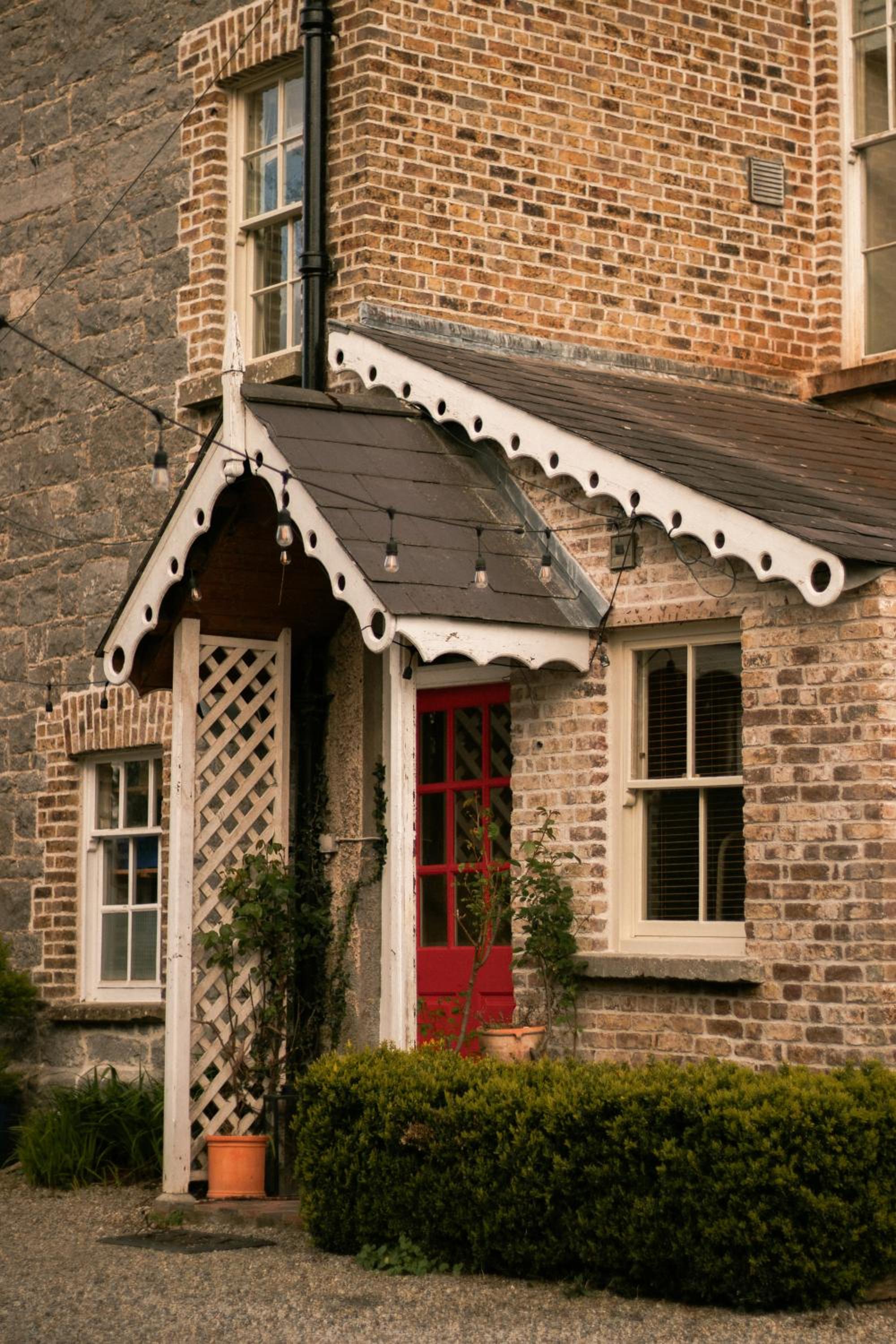 Six-Bedroom House - Photo 20