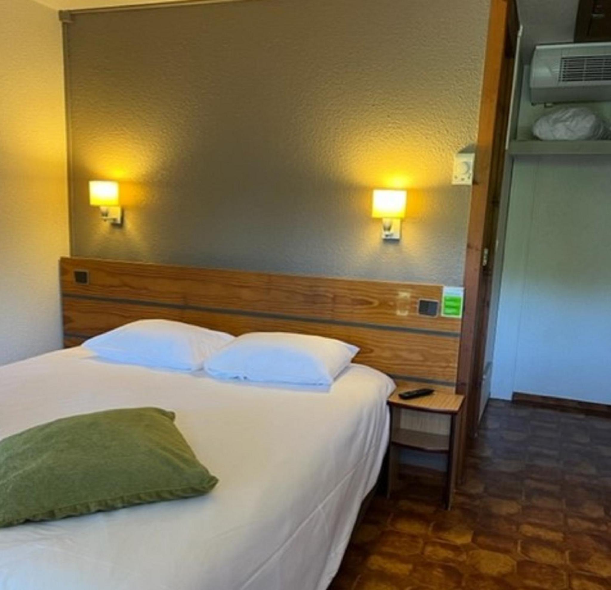 Double Room with 1 Double Bed - Photo 1