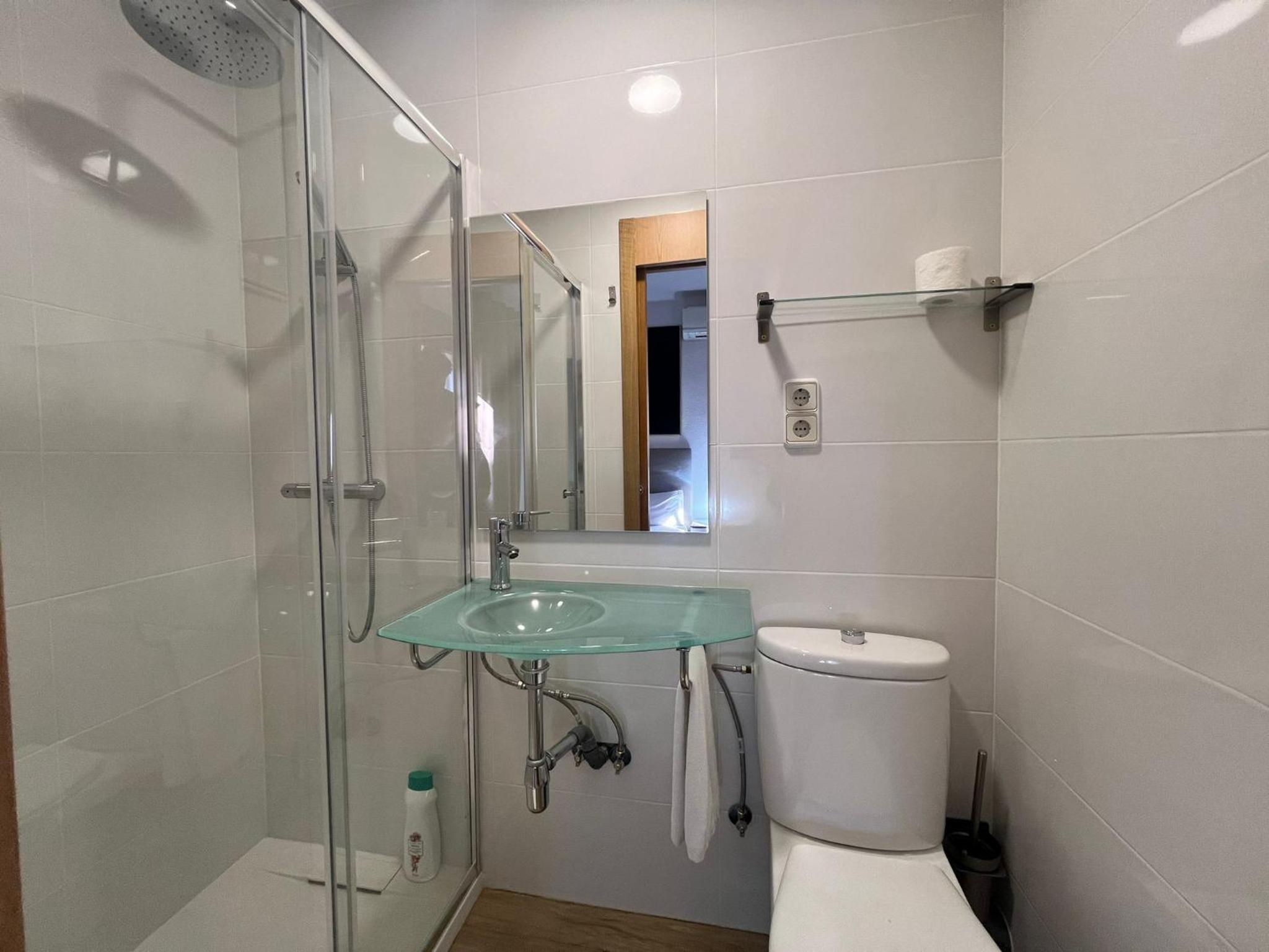Double Room with Shared Bathroom photo 3