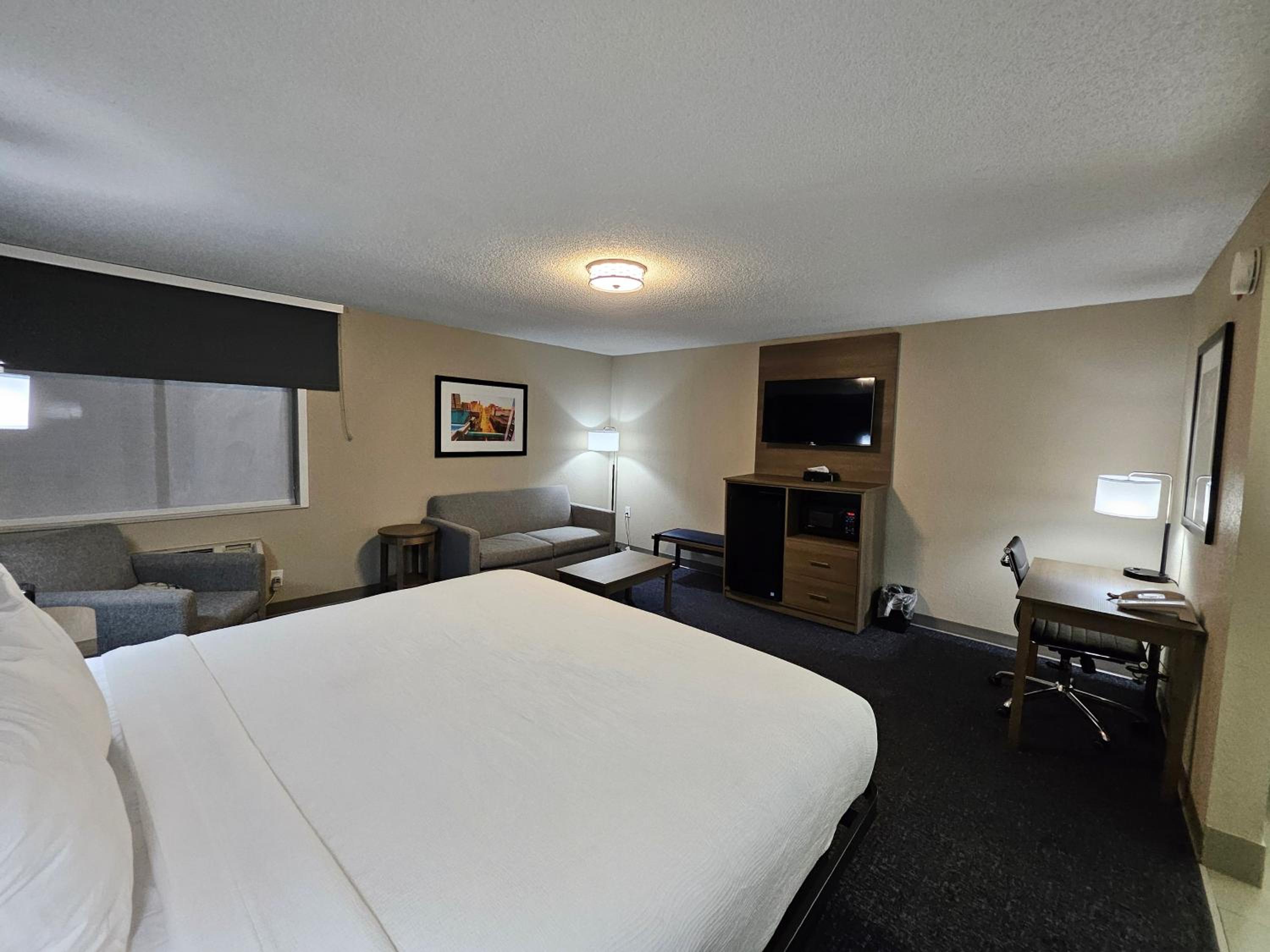 King Studio Suite, Non-Smoking - Photo 7