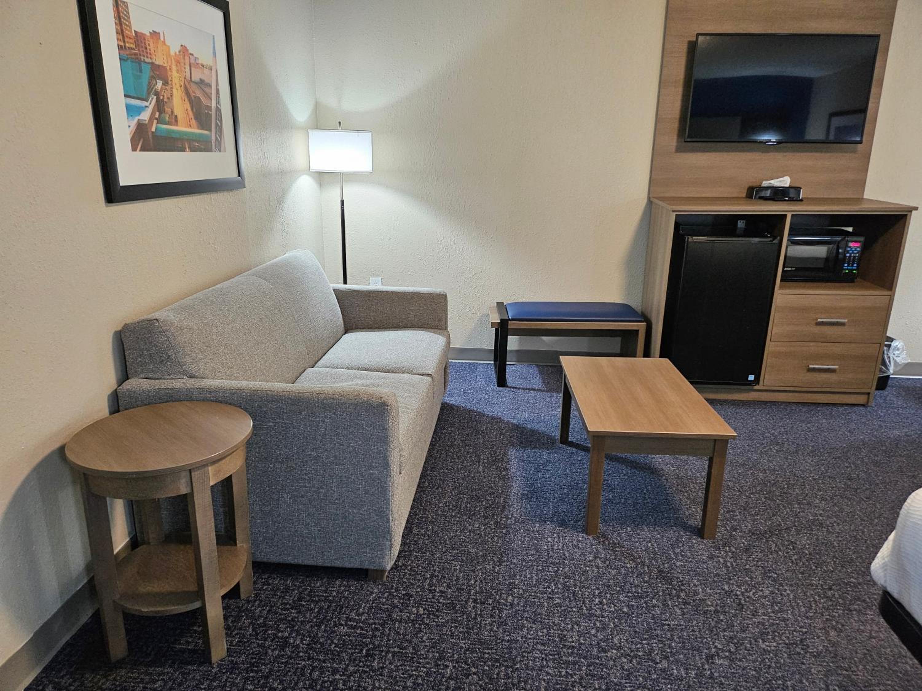 King Studio Suite, Non-Smoking - Photo 9