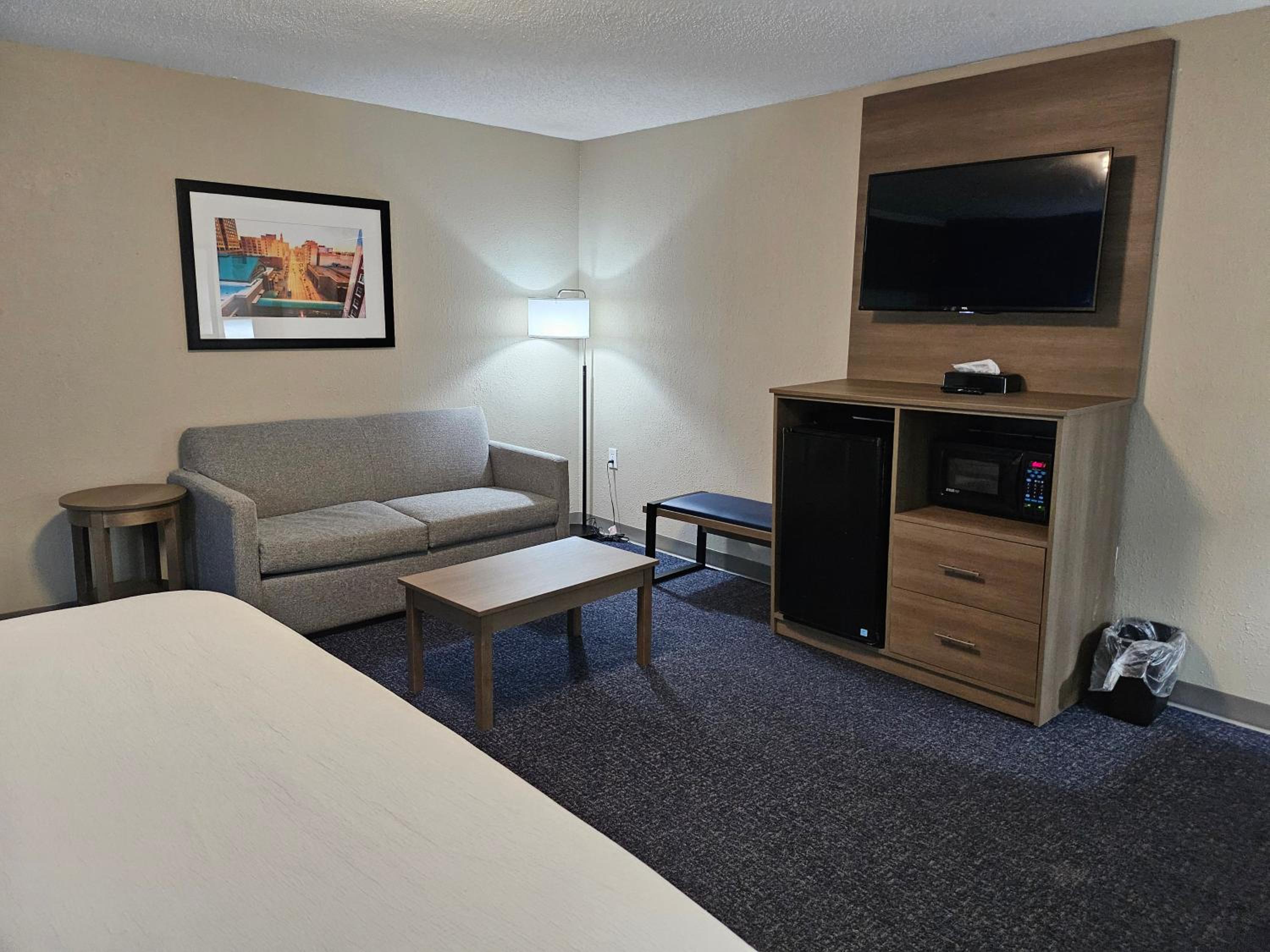 King Studio Suite, Non-Smoking - Photo 5