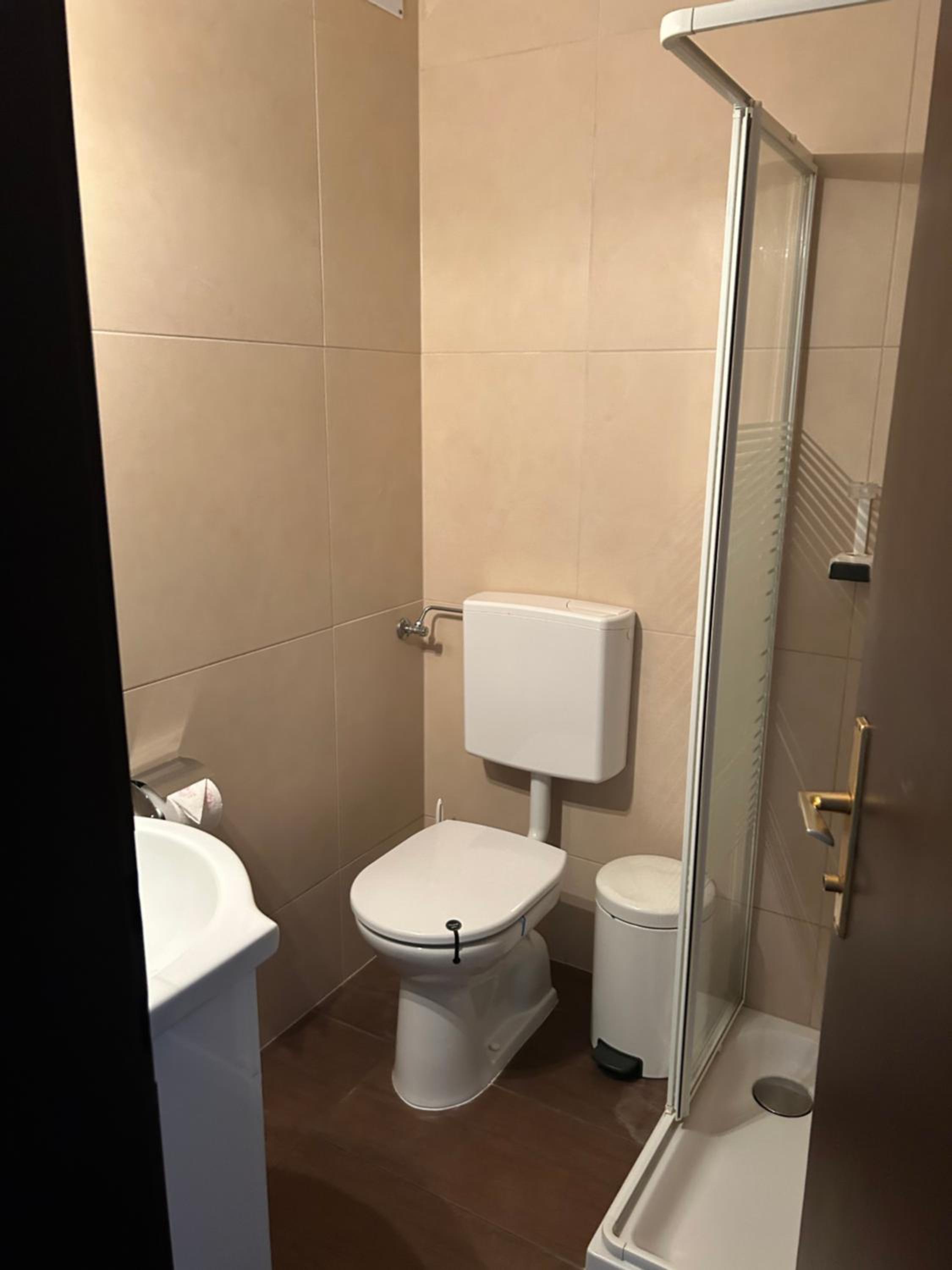 Budget Double Room photo 3