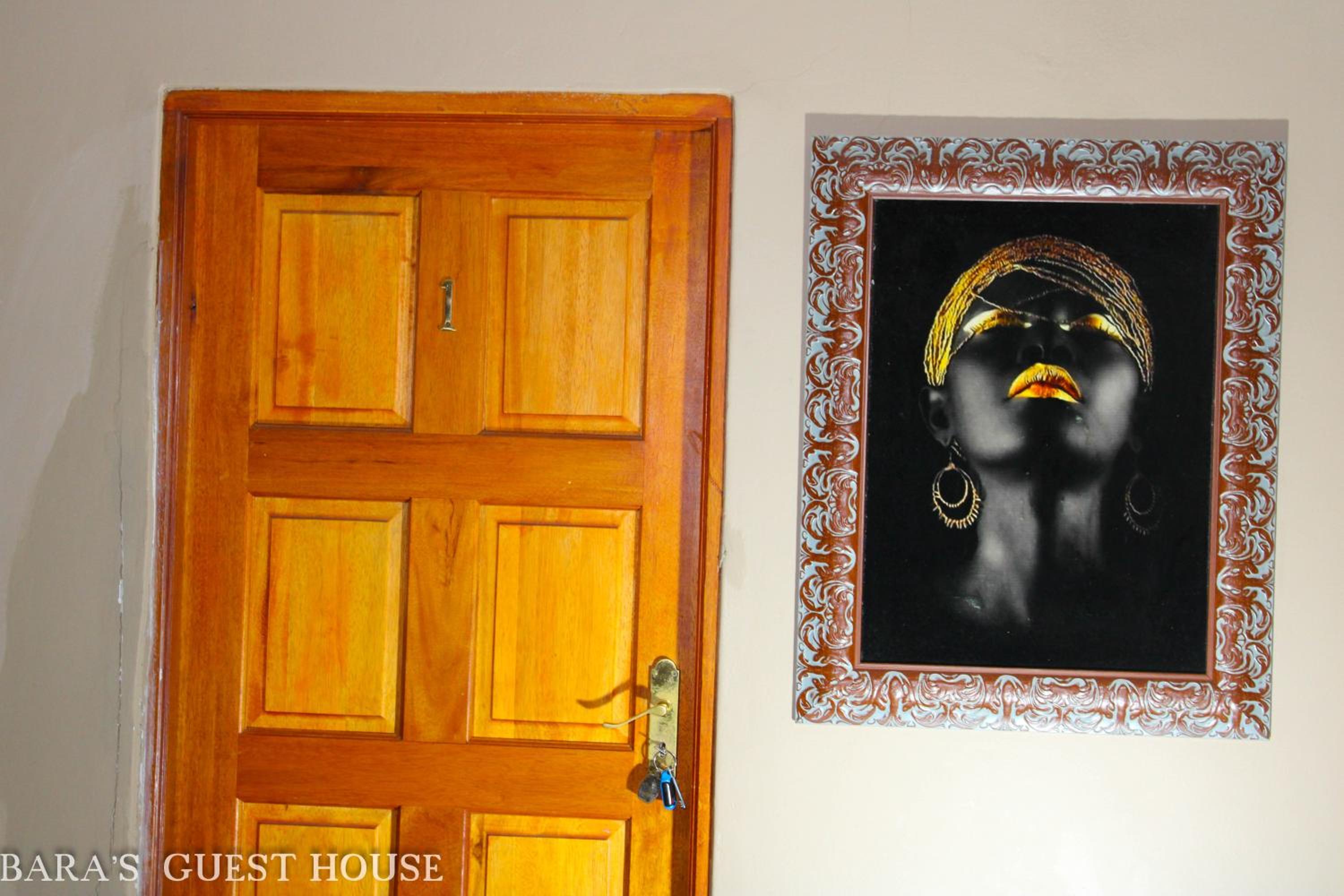 Deluxe Queen Suite - Photo 2