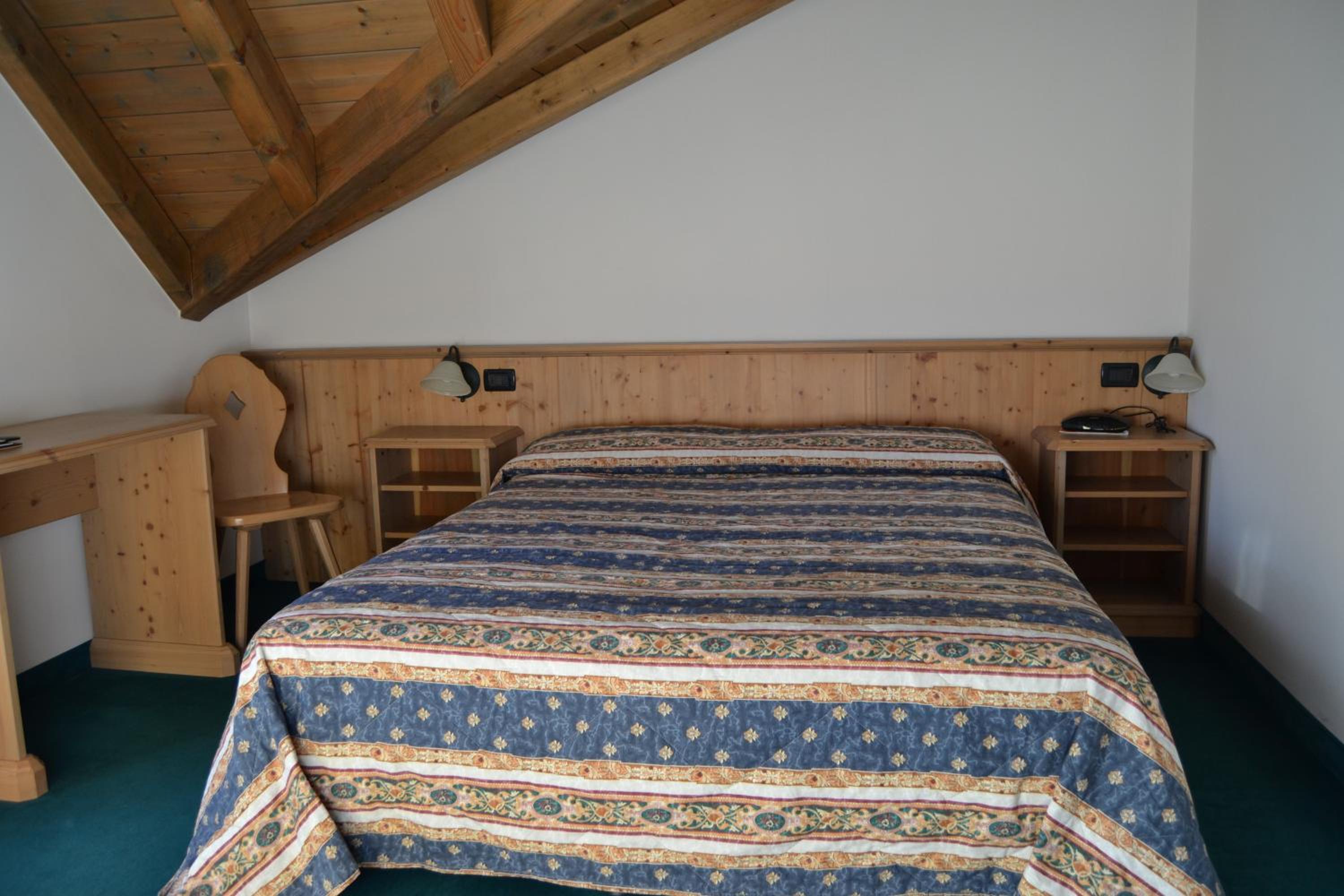 Large Double or Twin Room photo 3