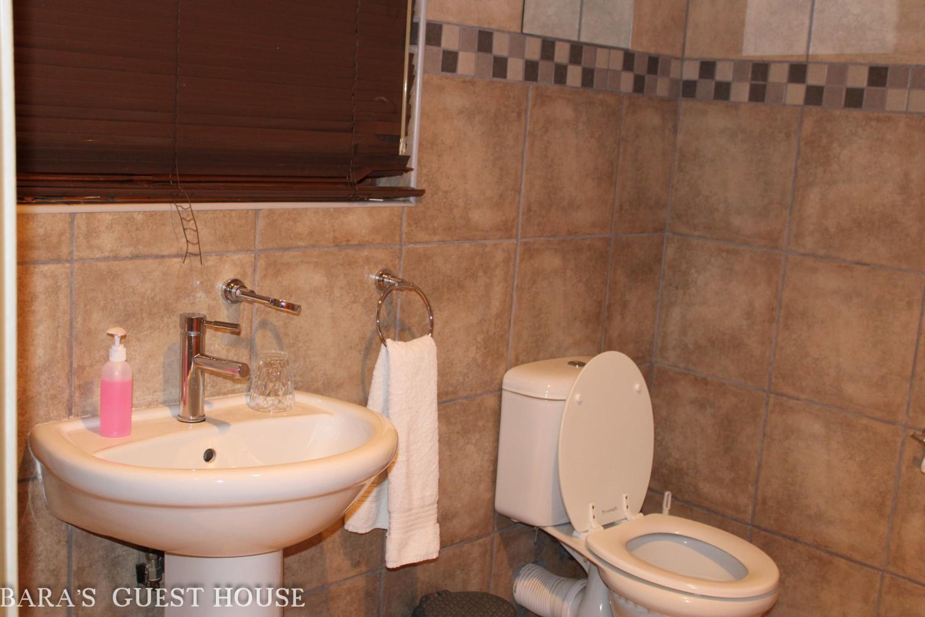 Deluxe Double Room with Two Double Beds - Photo 5