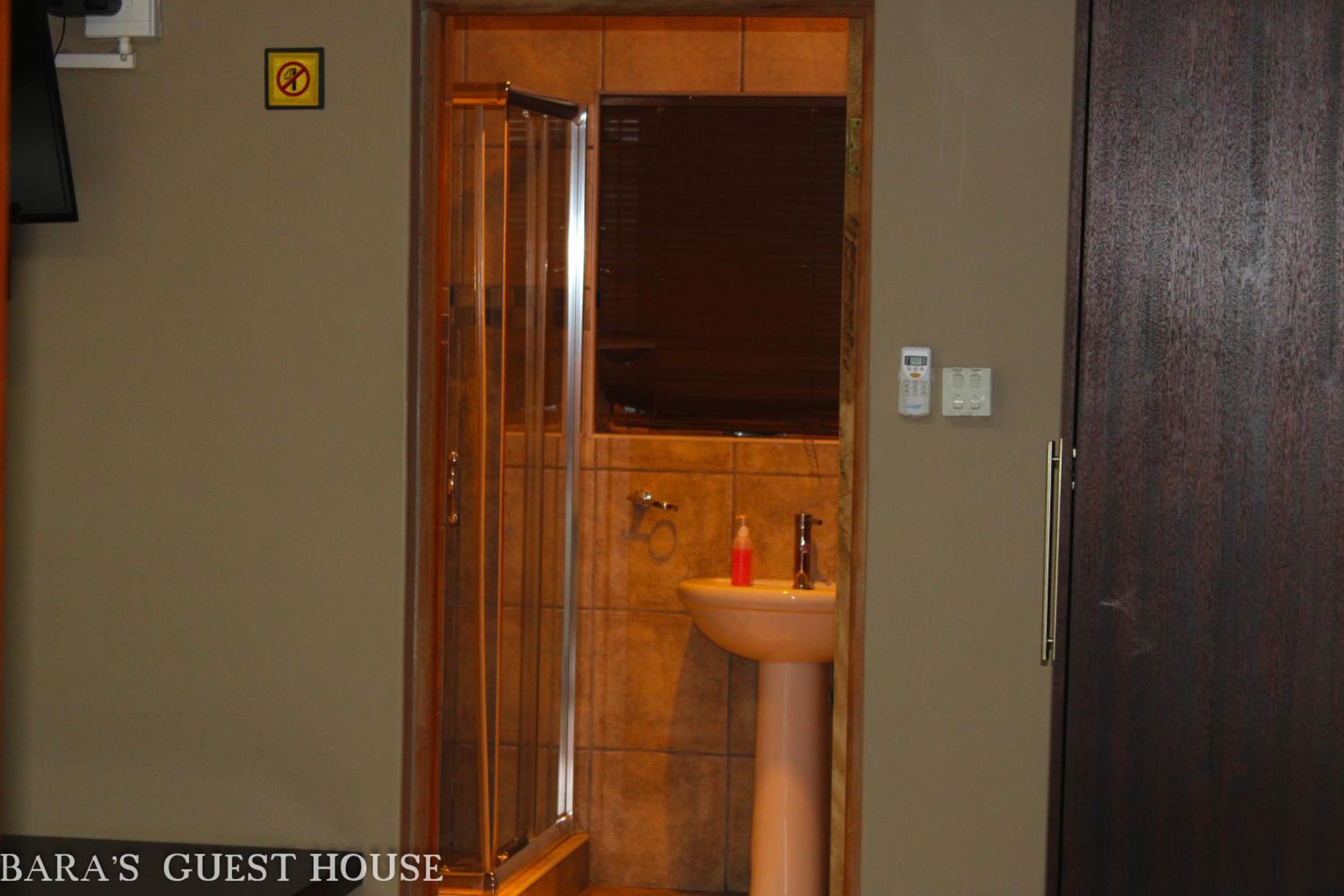 Deluxe Double Room with Two Double Beds - Photo 3