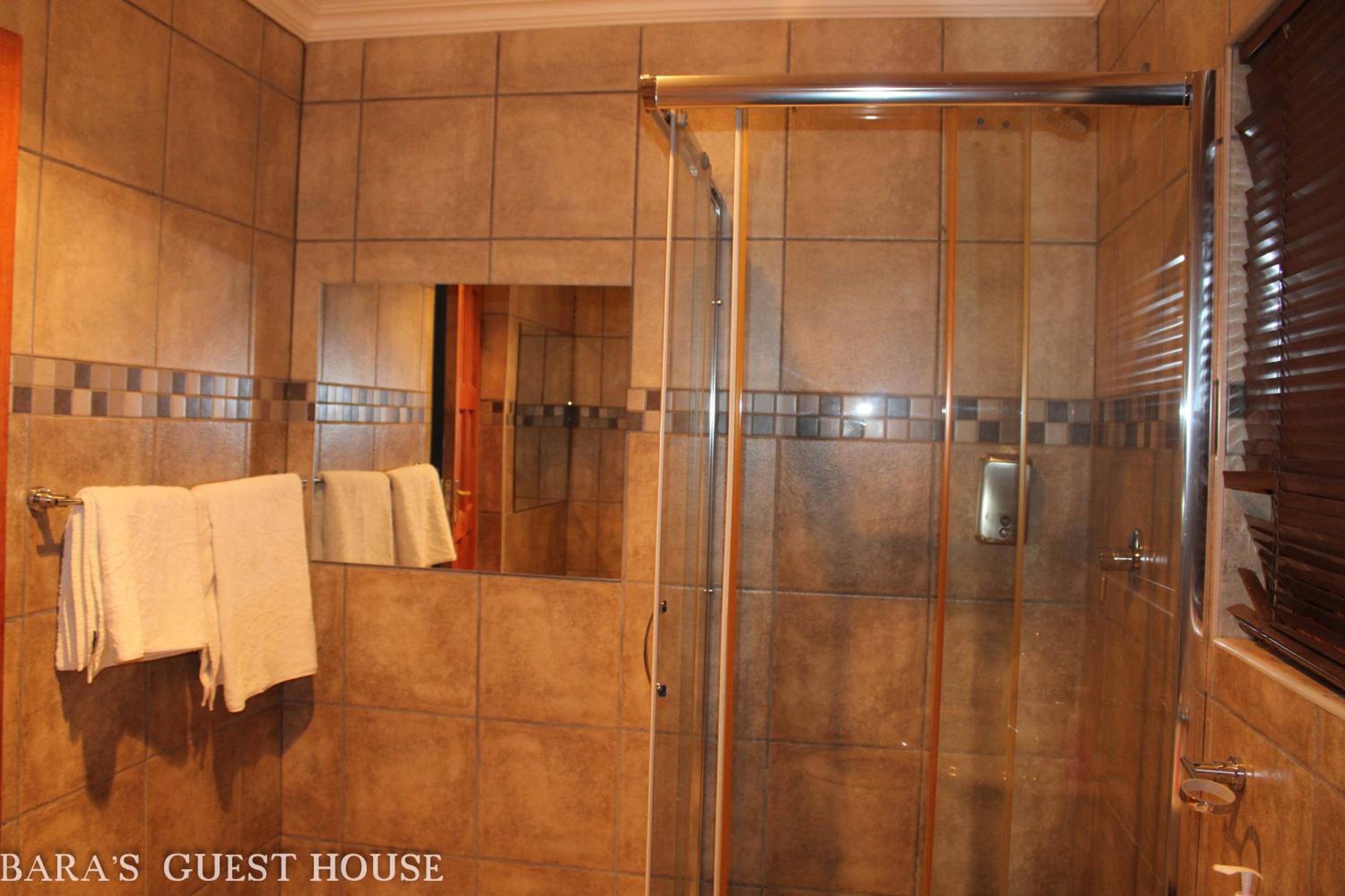 Deluxe Double Room with Two Double Beds - Photo 4