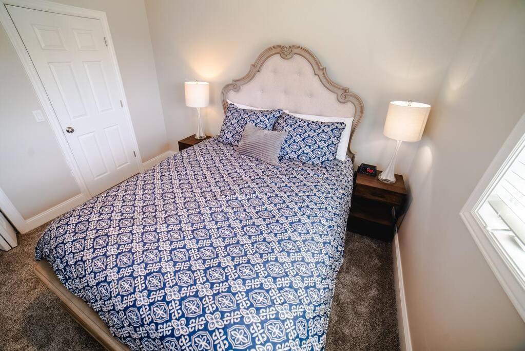Four-Bedroom House photo 3