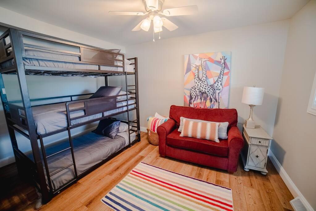 Four-Bedroom House photo 2