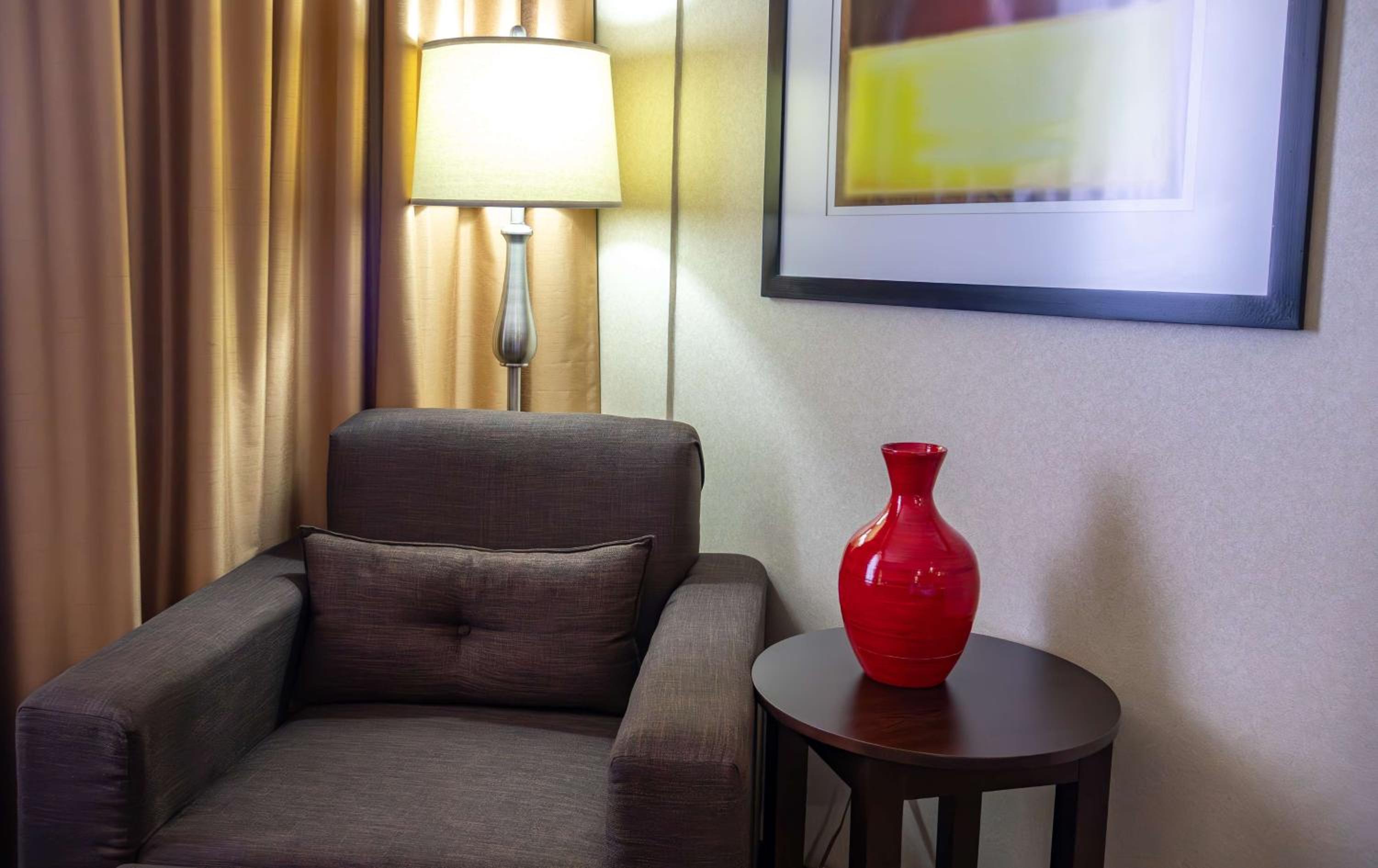 Queen Room - Non-Smoking