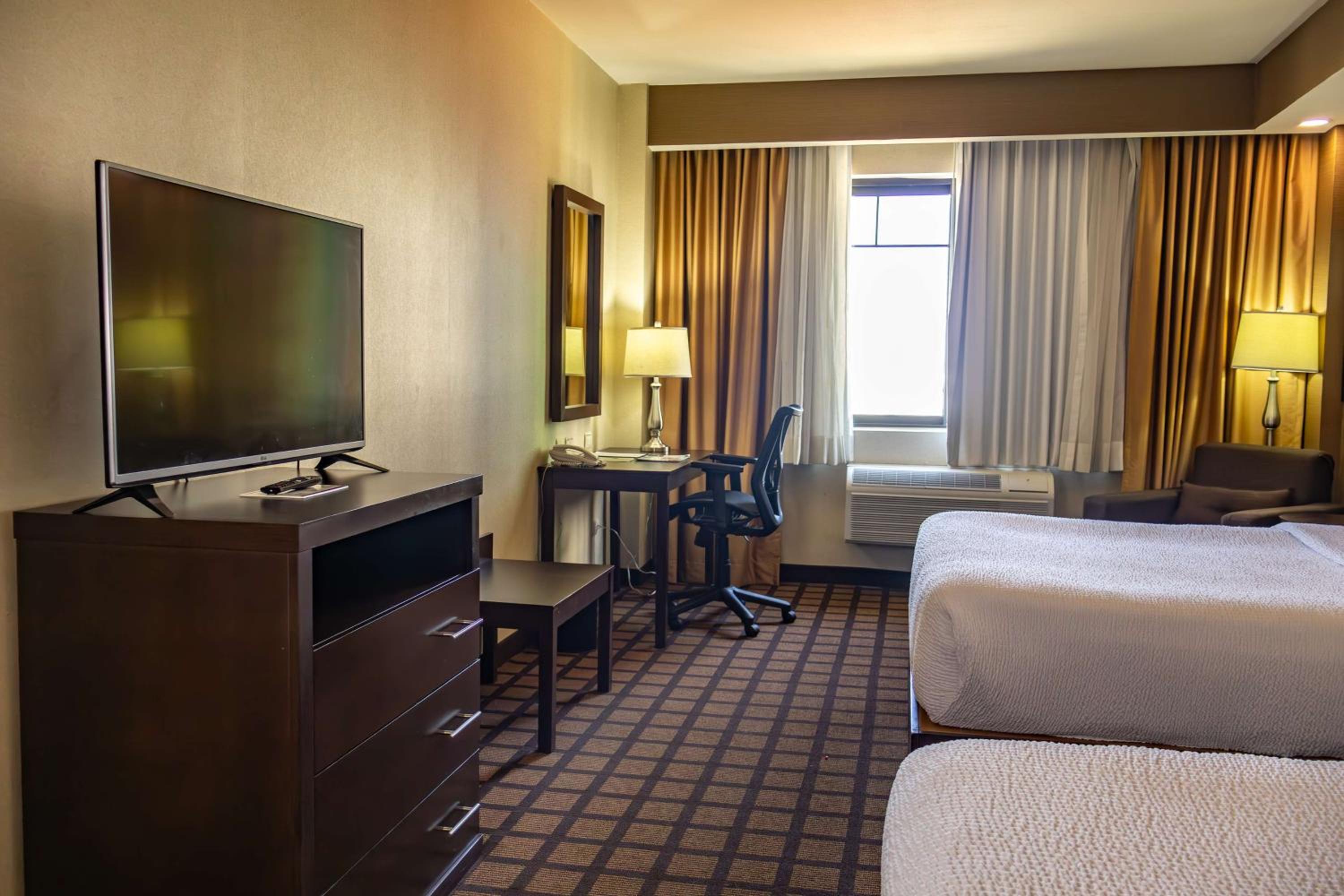 Standard Room, 2 Queen Beds, Non Smoking, Microwave