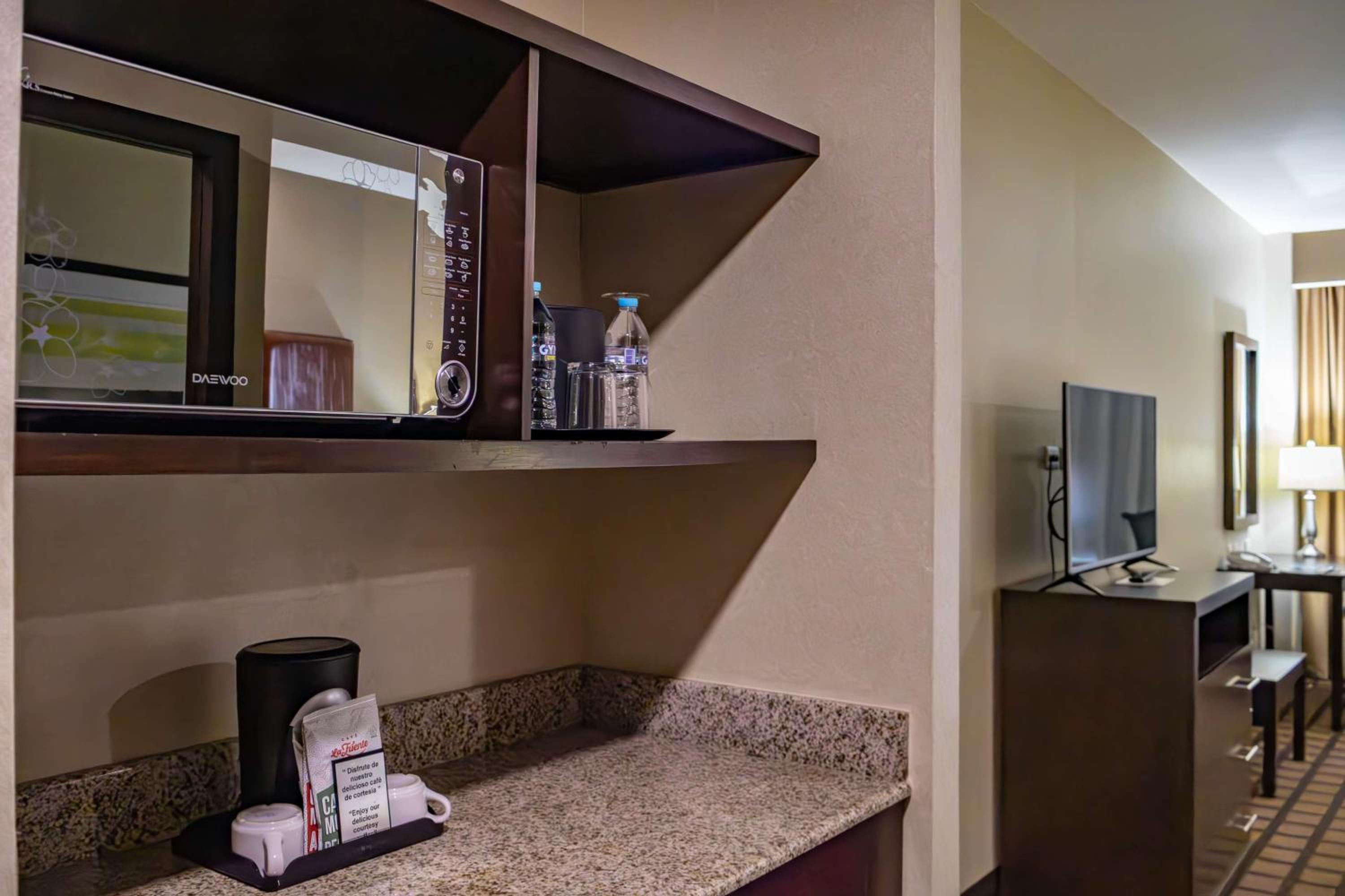 Standard Room, 2 Queen Beds, Non Smoking, Microwave