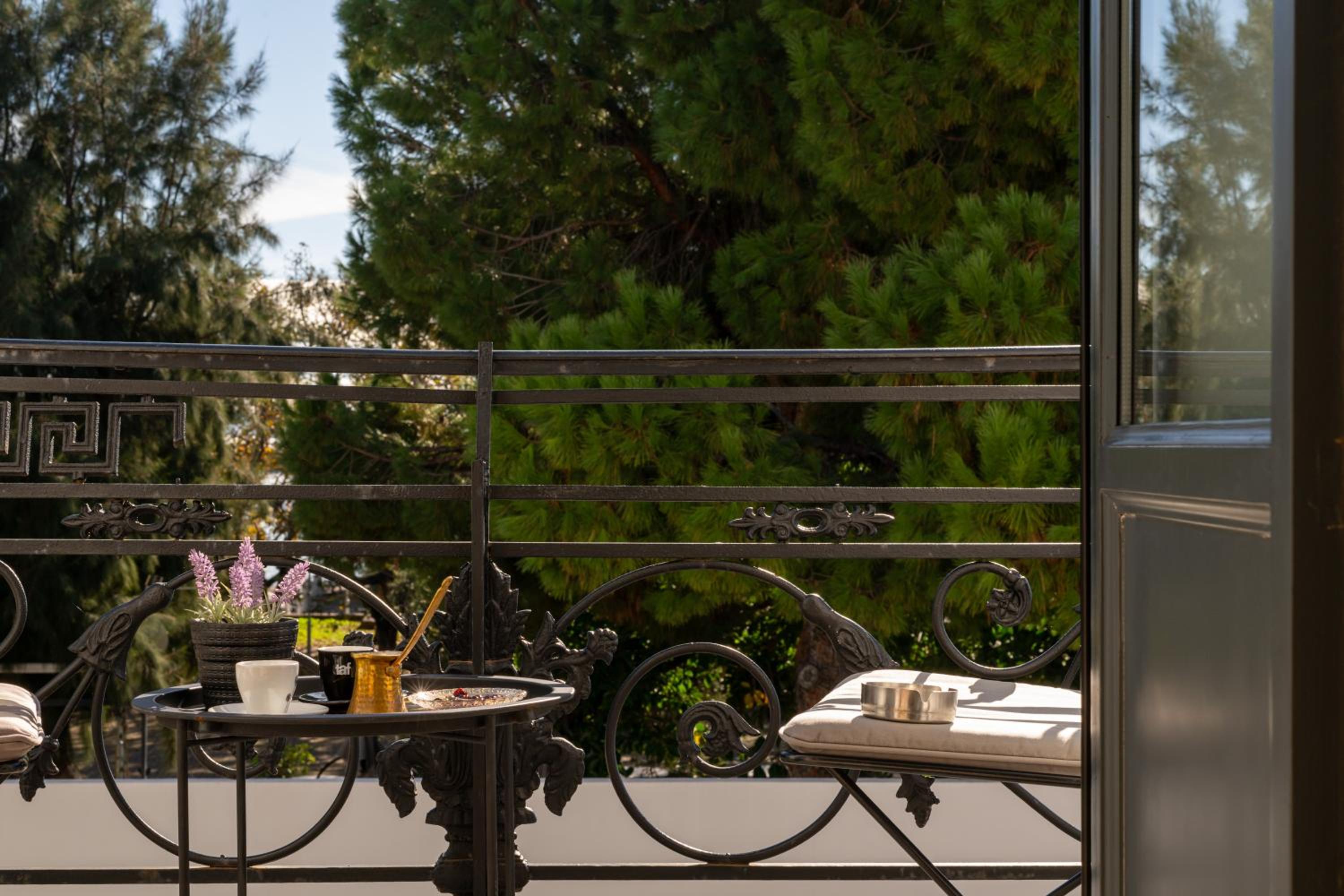 Deluxe Sea View Room with Balcony - Photo 13