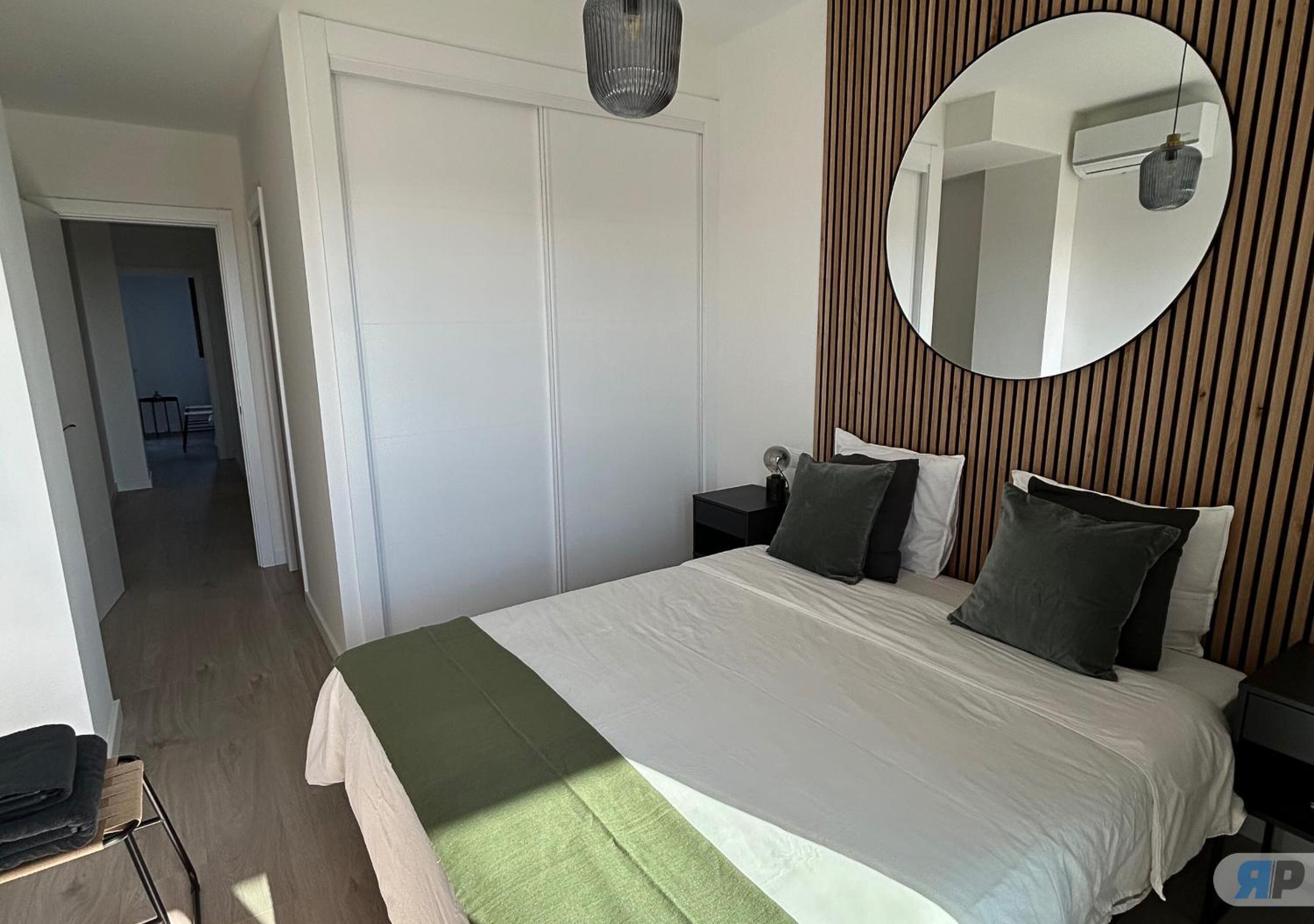 Apartamento de dos habitaciones con terraza y vista al mar