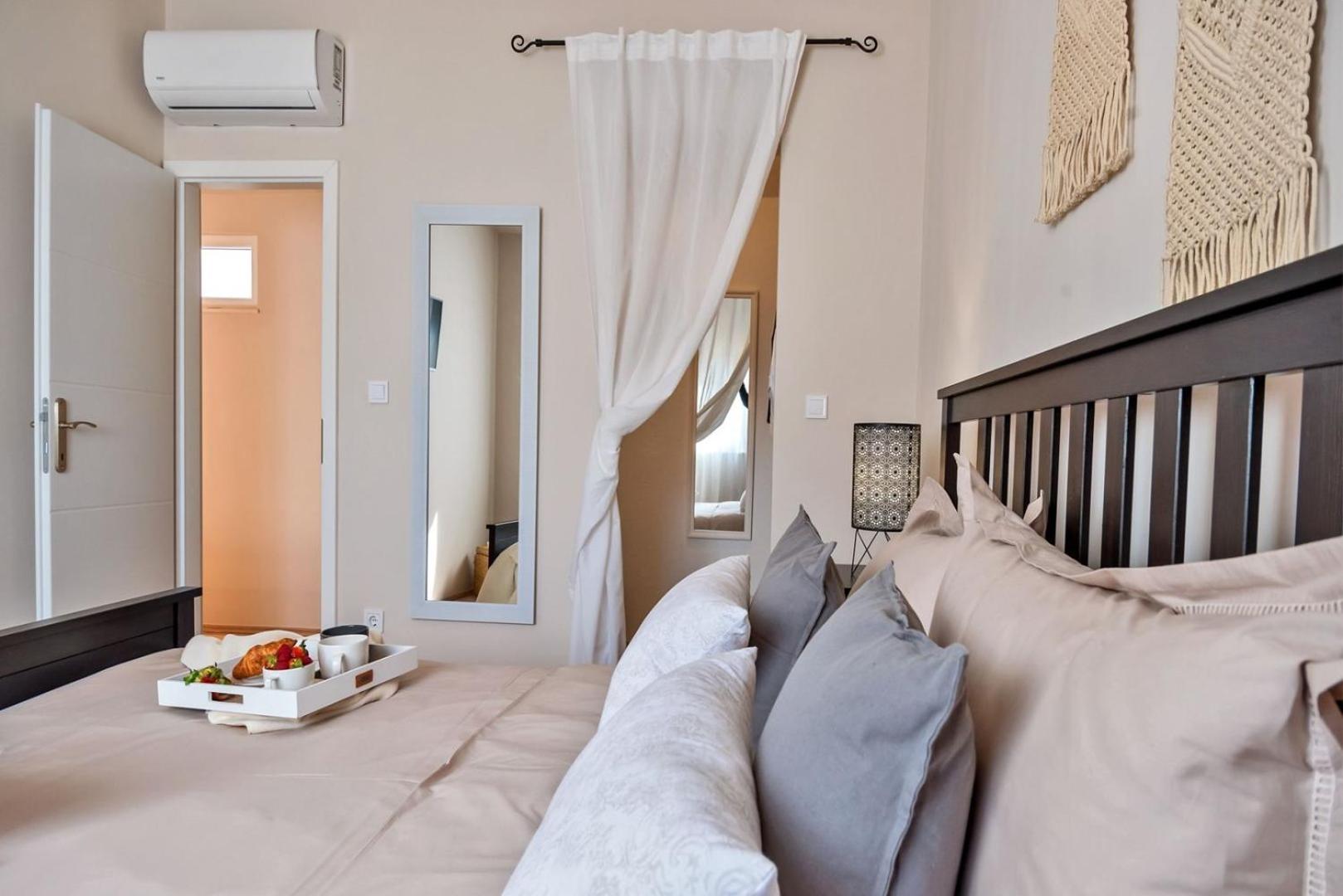Villa photo 2