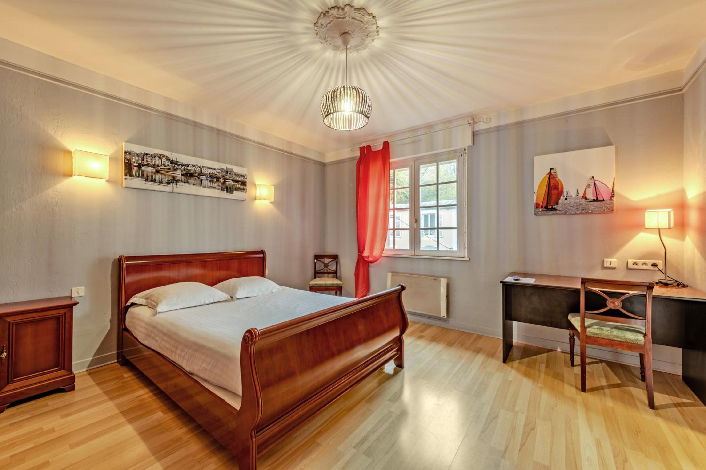 Double Room (1 Adult)