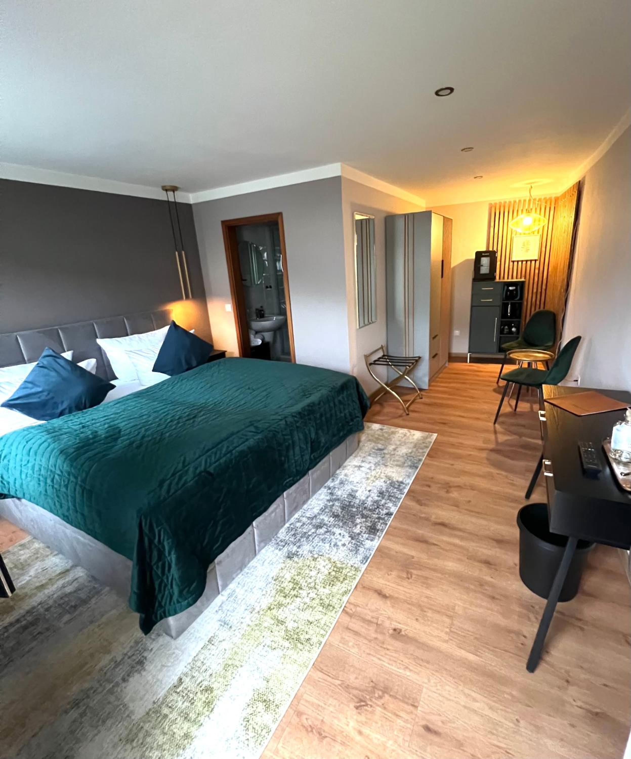 Standard Double Room - Photo 6