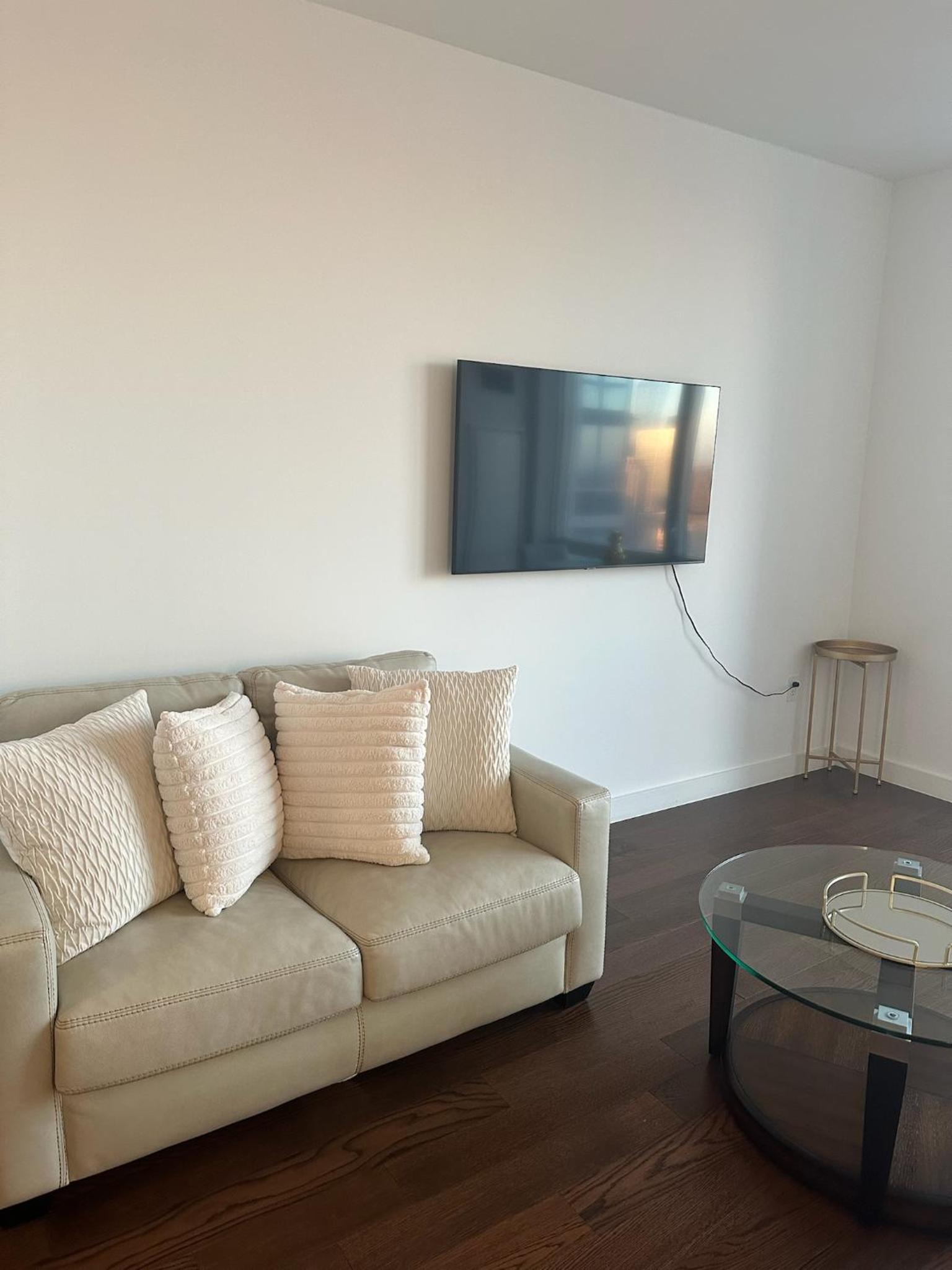 One-Bedroom Apartment photo 3