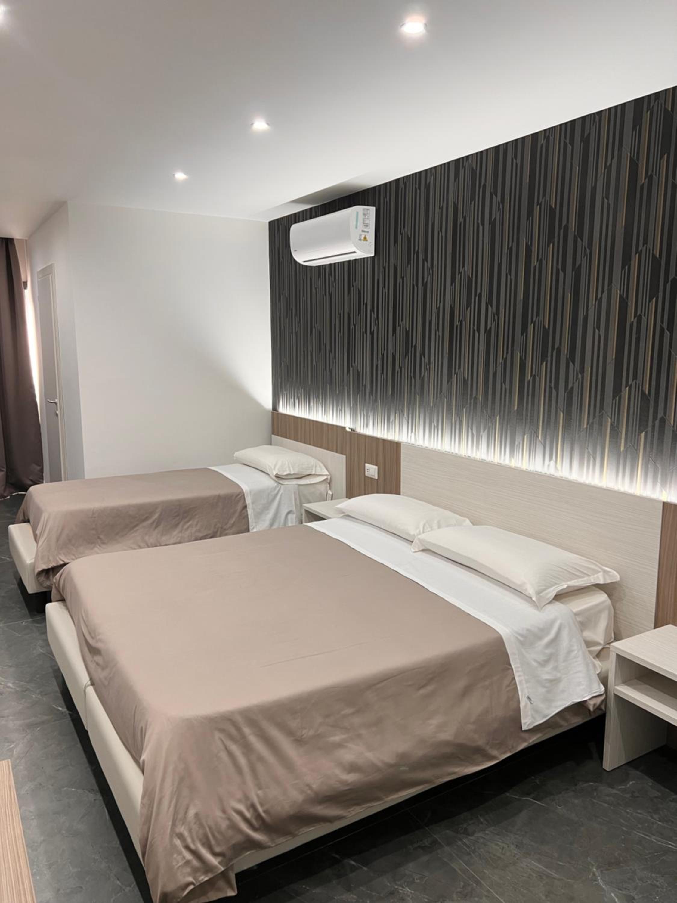 Superior Triple Room - Photo 3