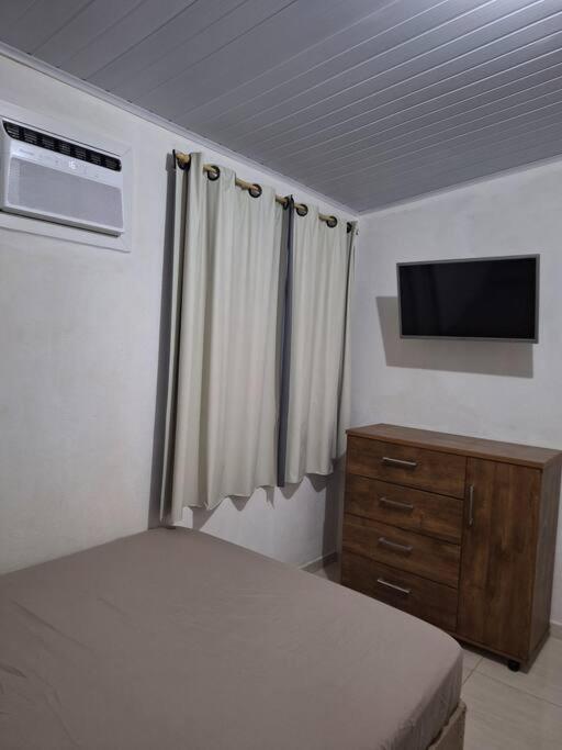 One-Bedroom House photo 1