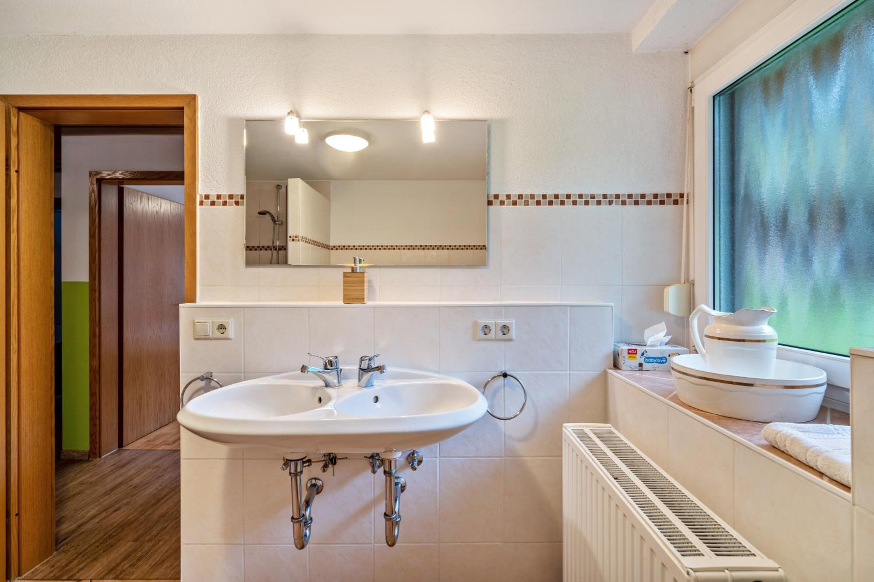 Two-Bedroom Deluxe Apartment with Garden View photo 2